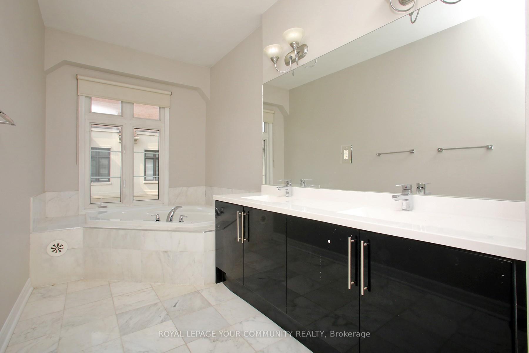 Photo 8 of Unit 19, 7 Brighton Place, Vaughan, Crestwood-Springfarm-Yorkhill — HOMEH
