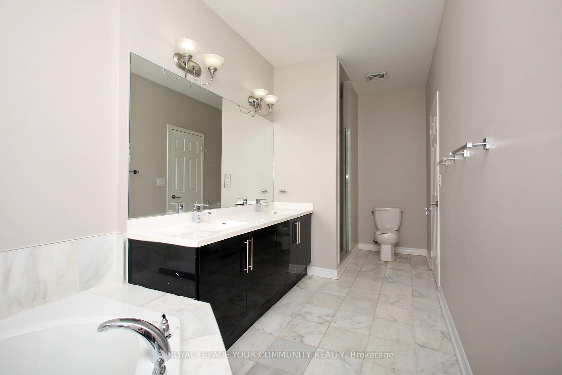 Photo 15 of Unit 19, 7 Brighton Place, Vaughan, Crestwood-Springfarm-Yorkhill — HOMEH