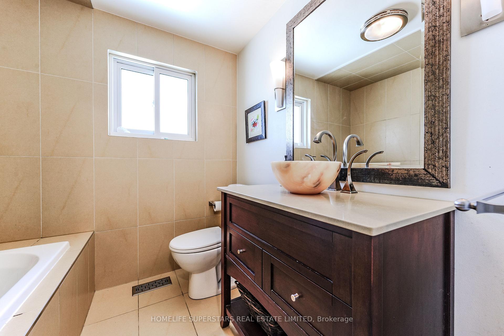Photo 21 of 46 Cheltenham Court, Brampton, Brampton East — HOMEH