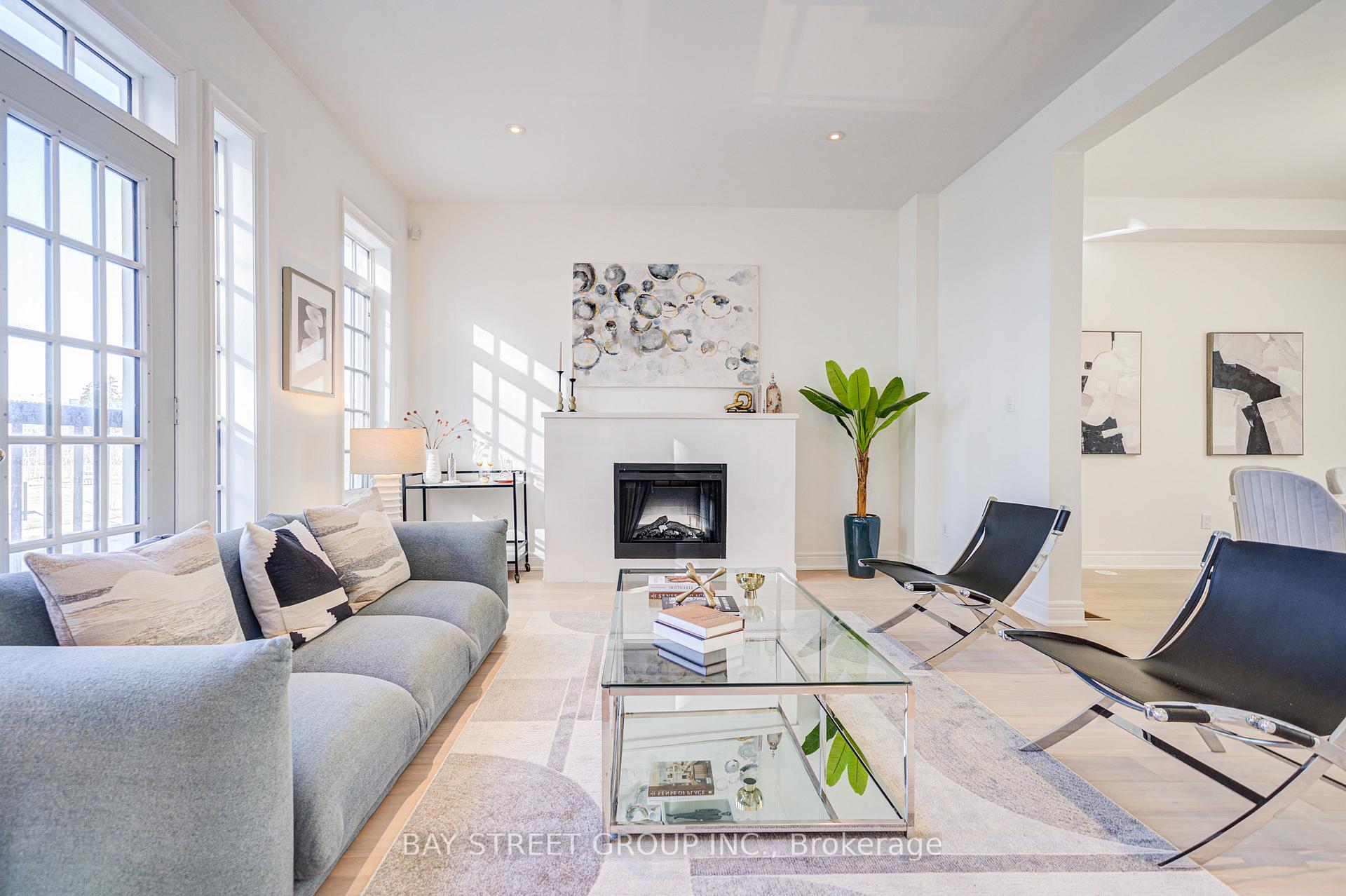 Photo 2 of 27 Rouge Valley Drive W, Markham, Unionville — HOMEH