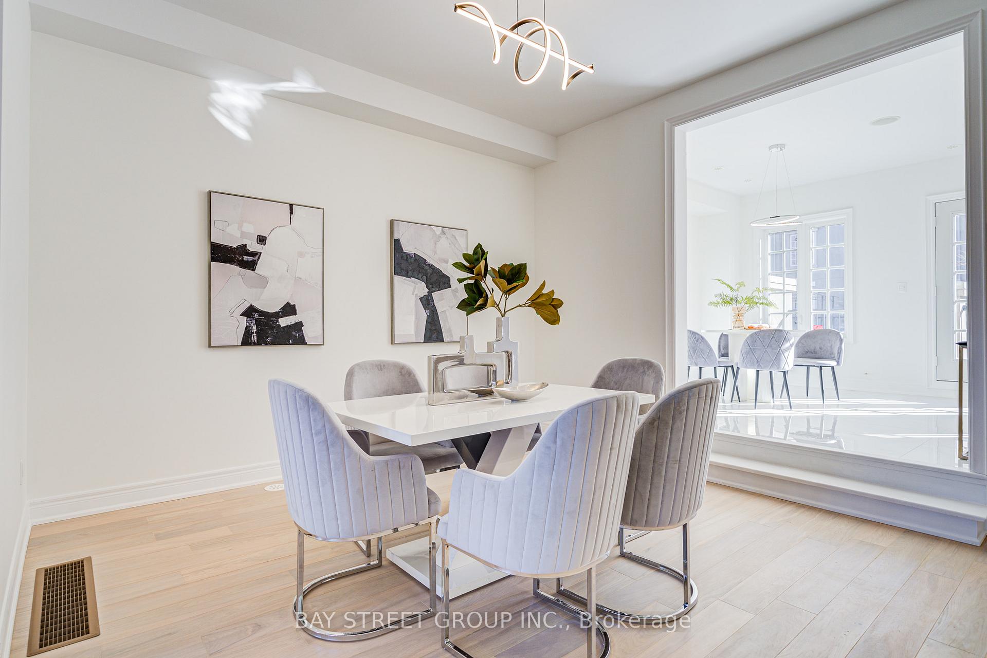 Photo 12 of 27 Rouge Valley Drive W, Markham, Unionville — HOMEH
