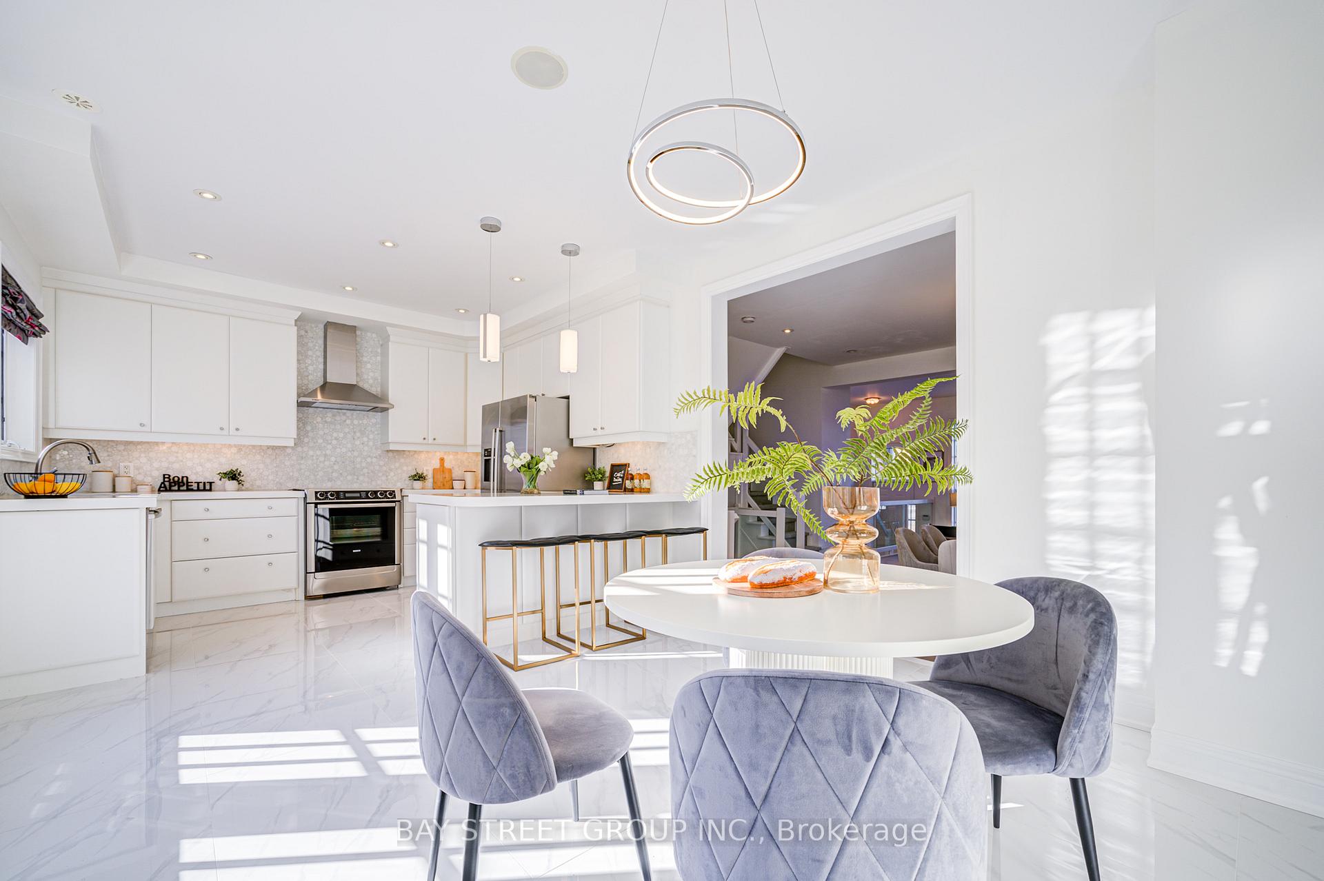 Photo 10 of 27 Rouge Valley Drive W, Markham, Unionville — HOMEH