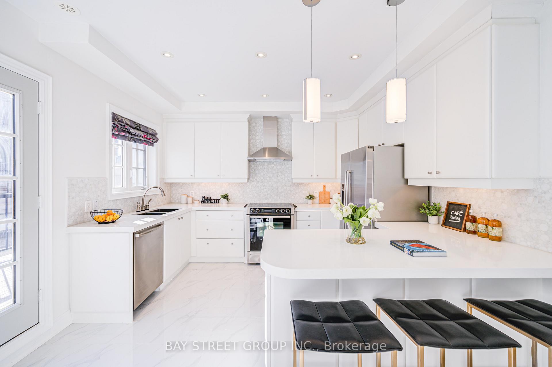 Photo 18 of 27 Rouge Valley Drive W, Markham, Unionville — HOMEH