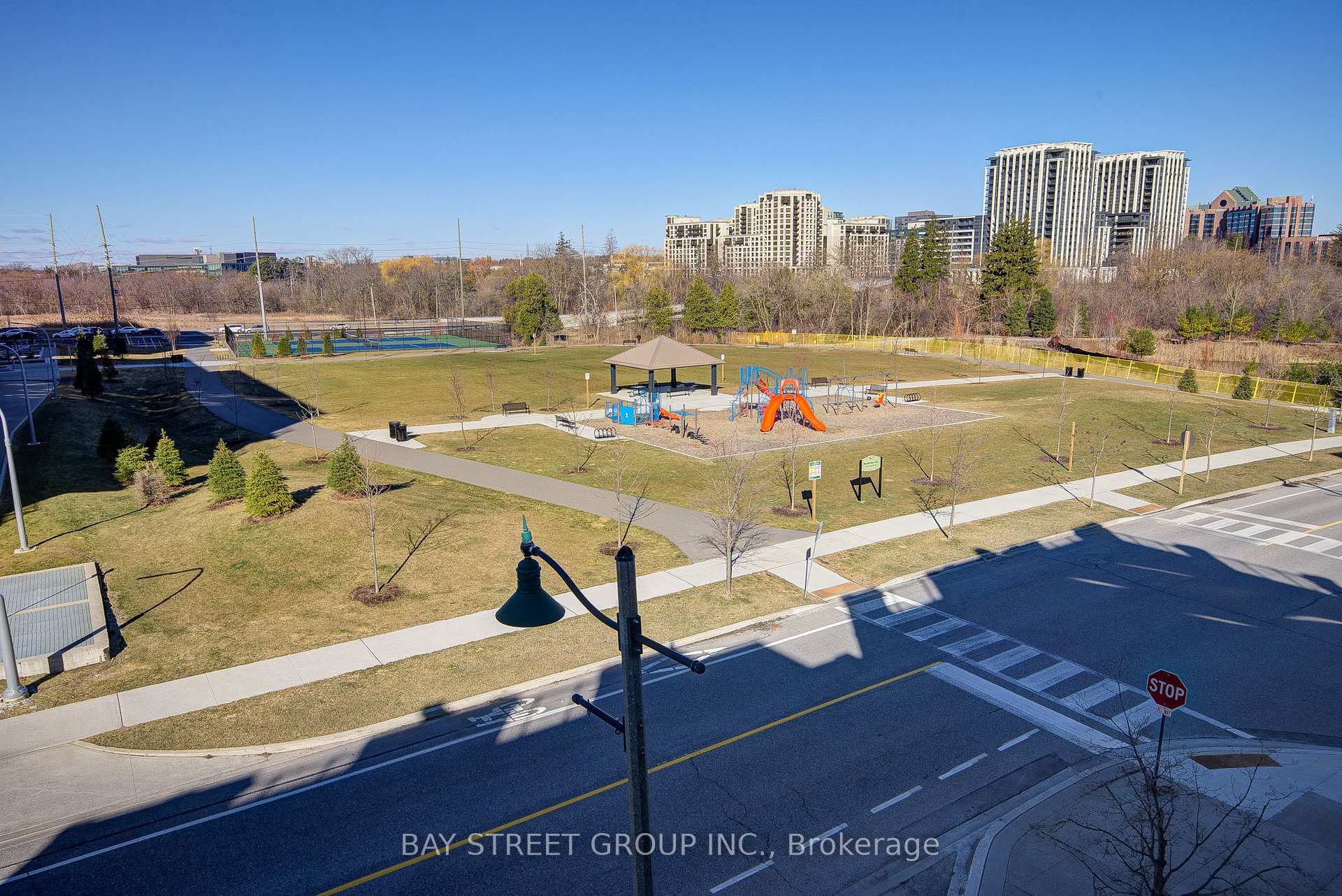 Photo 49 of 27 Rouge Valley Drive W, Markham, Unionville — HOMEH