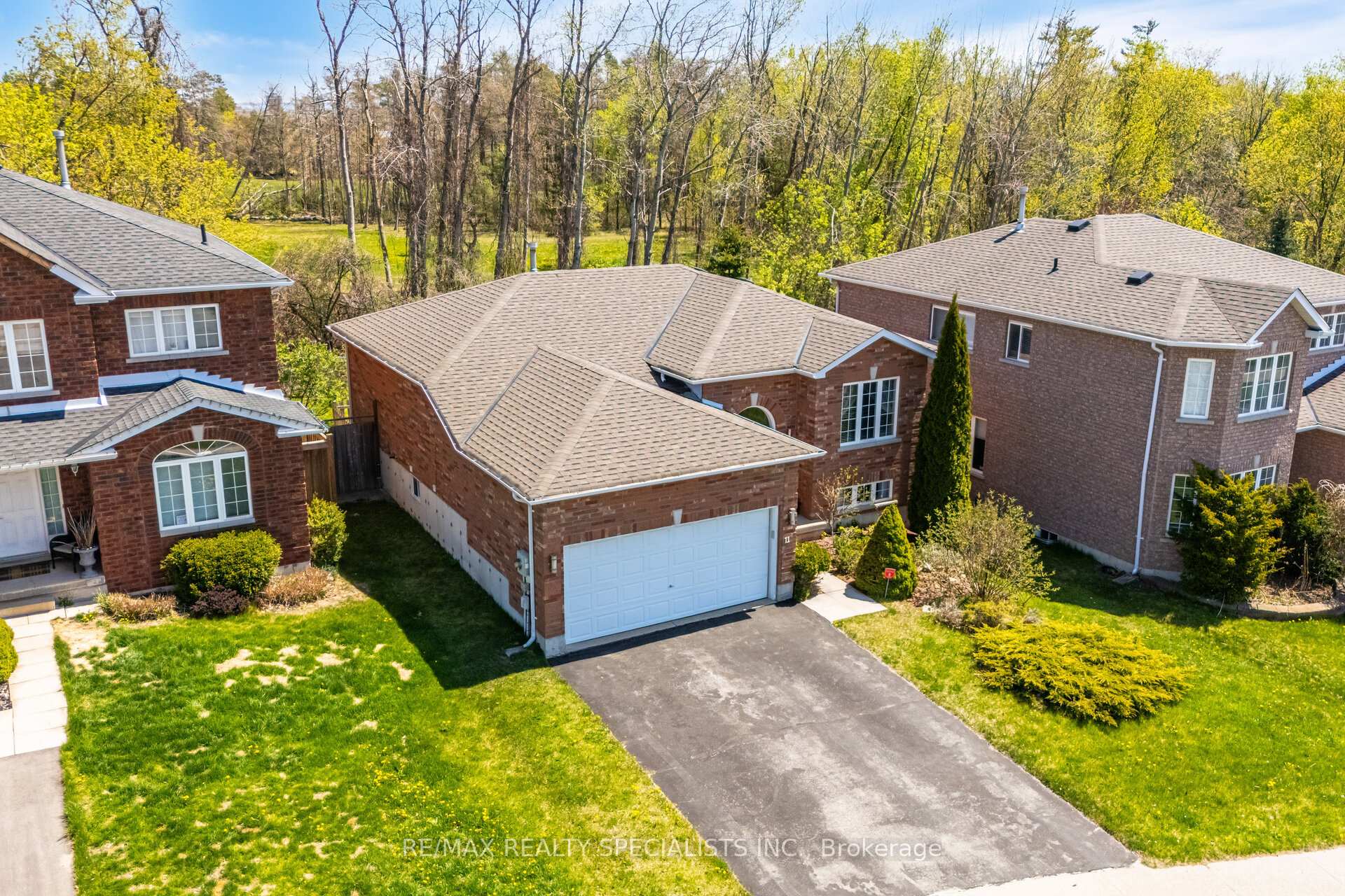 Photo 4 of 11 Jagges Drive, Barrie, Edgehill Drive — HOMEH