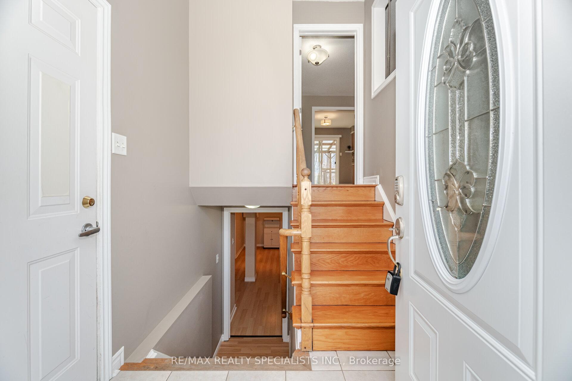 Photo 10 of 11 Jagges Drive, Barrie, Edgehill Drive — HOMEH