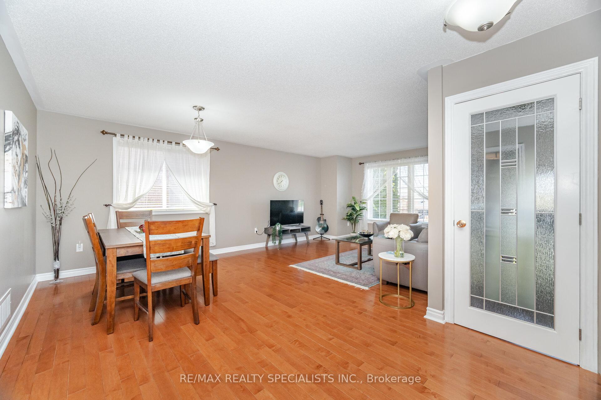 Photo 8 of 11 Jagges Drive, Barrie, Edgehill Drive — HOMEH