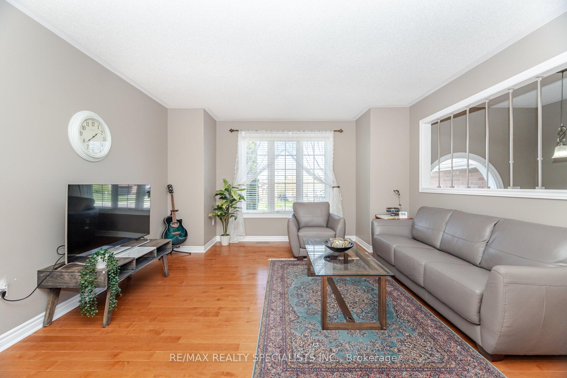Photo 5 of 11 Jagges Drive, Barrie, Edgehill Drive — HOMEH