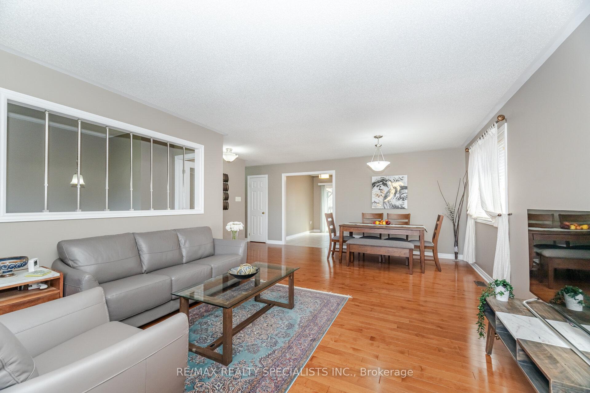 Photo 6 of 11 Jagges Drive, Barrie, Edgehill Drive — HOMEH
