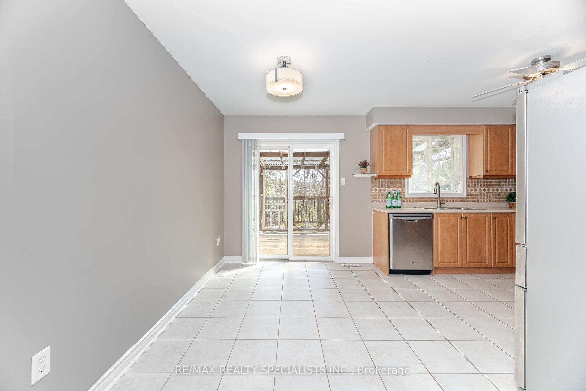 Photo 19 of 11 Jagges Drive, Barrie, Edgehill Drive — HOMEH