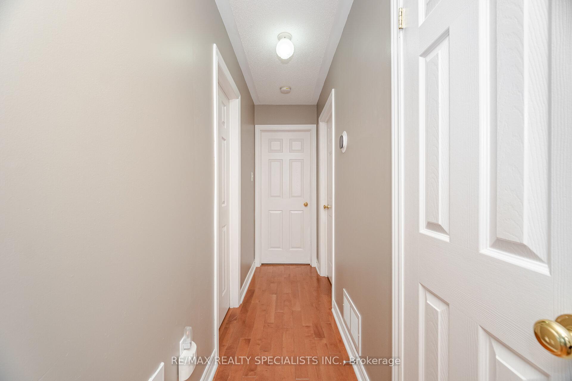 Photo 14 of 11 Jagges Drive, Barrie, Edgehill Drive — HOMEH