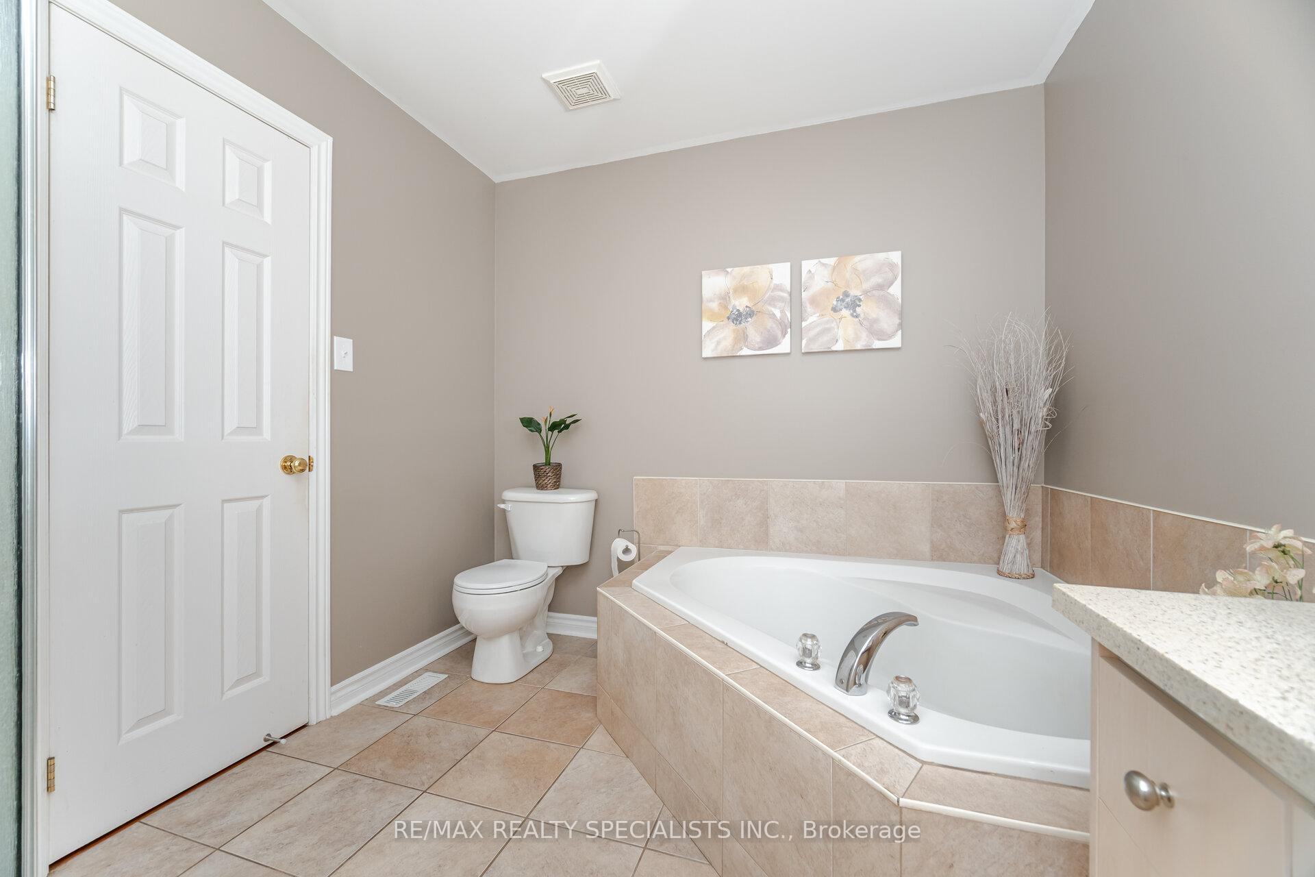 Photo 24 of 11 Jagges Drive, Barrie, Edgehill Drive — HOMEH