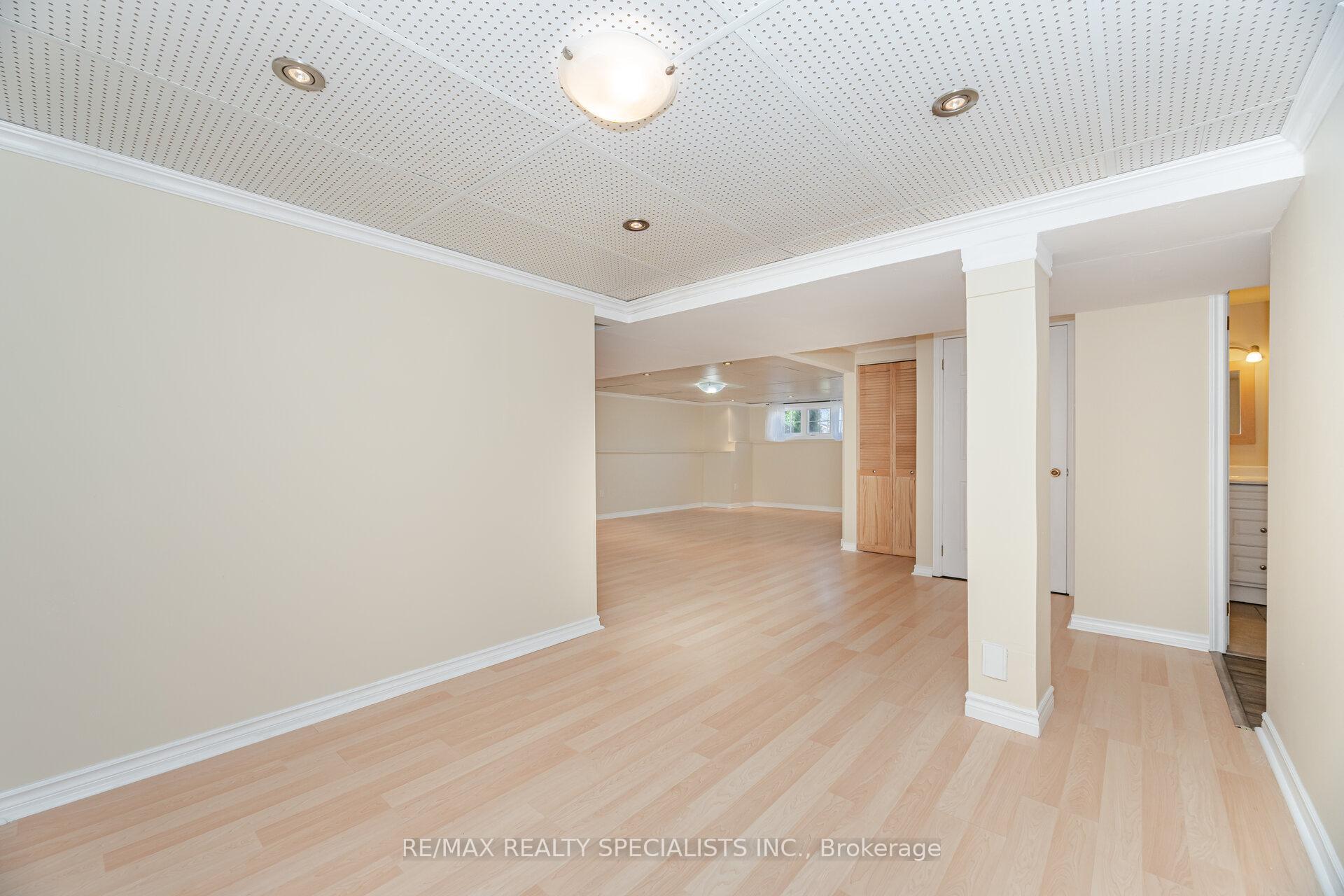 Photo 27 of 11 Jagges Drive, Barrie, Edgehill Drive — HOMEH