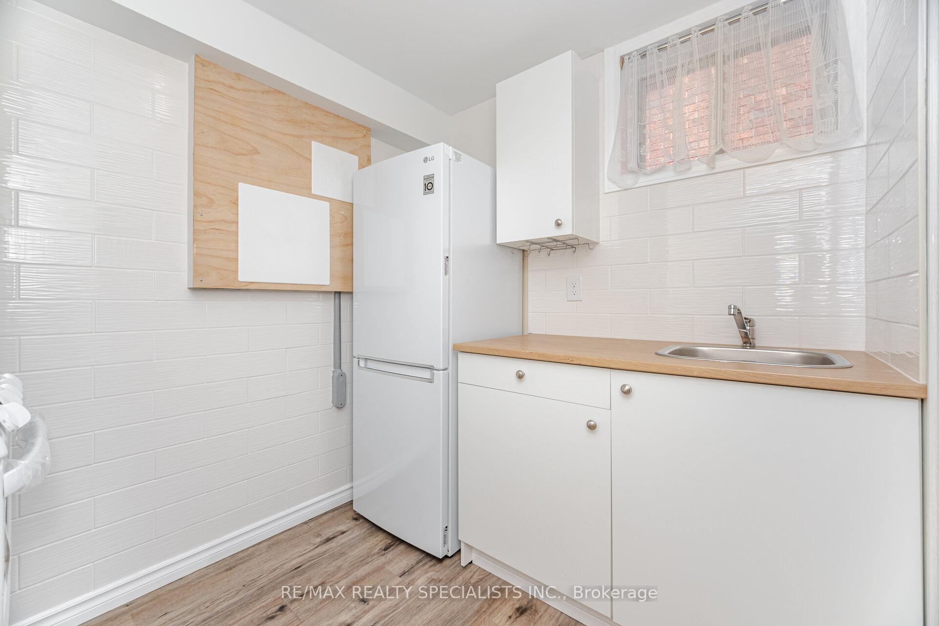 Photo 33 of 11 Jagges Drive, Barrie, Edgehill Drive — HOMEH