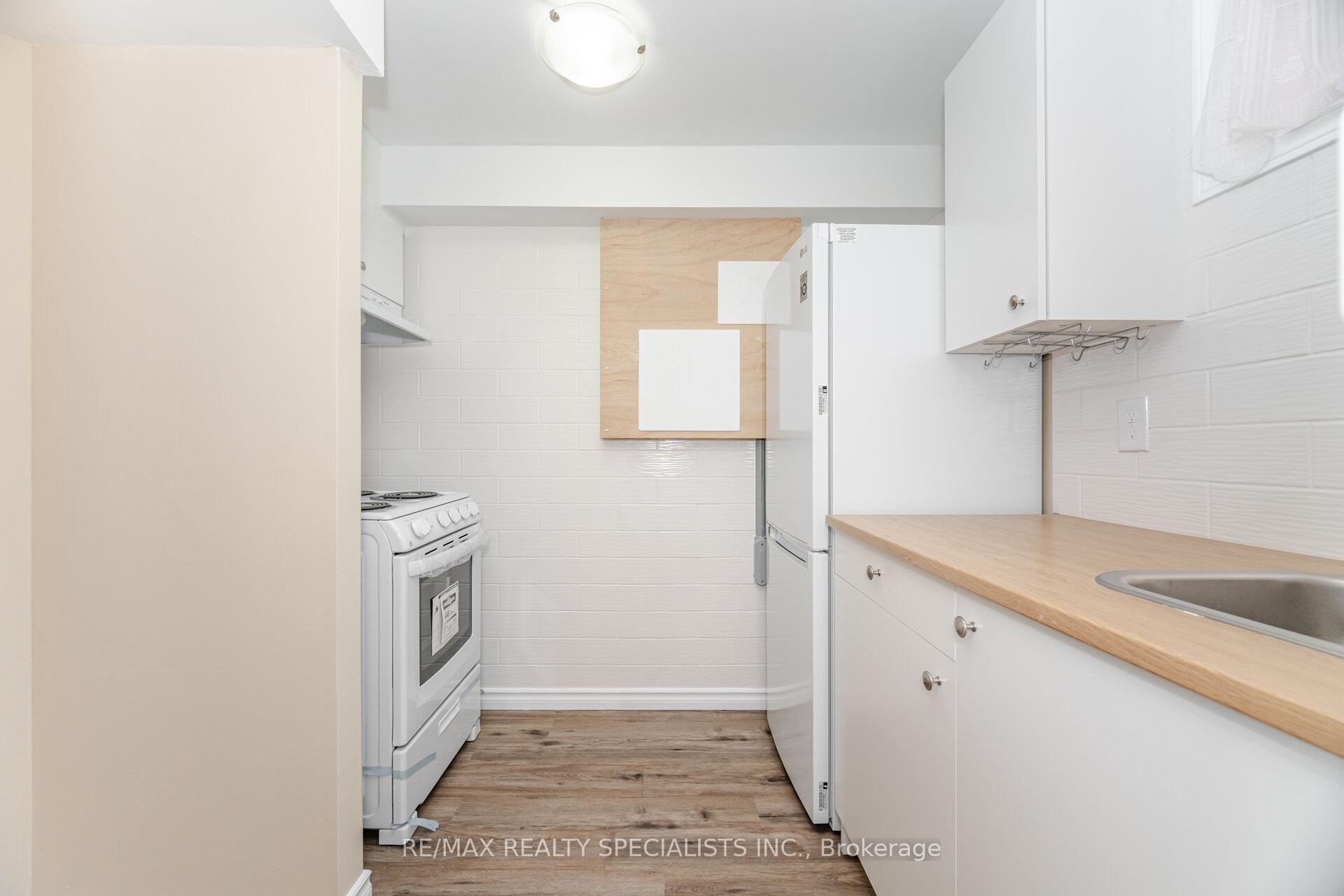 Photo 34 of 11 Jagges Drive, Barrie, Edgehill Drive — HOMEH