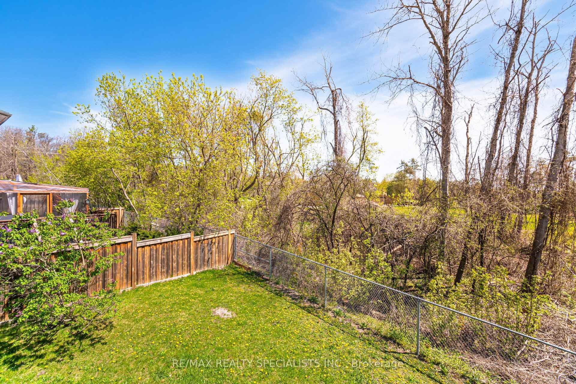 Photo 38 of 11 Jagges Drive, Barrie, Edgehill Drive — HOMEH