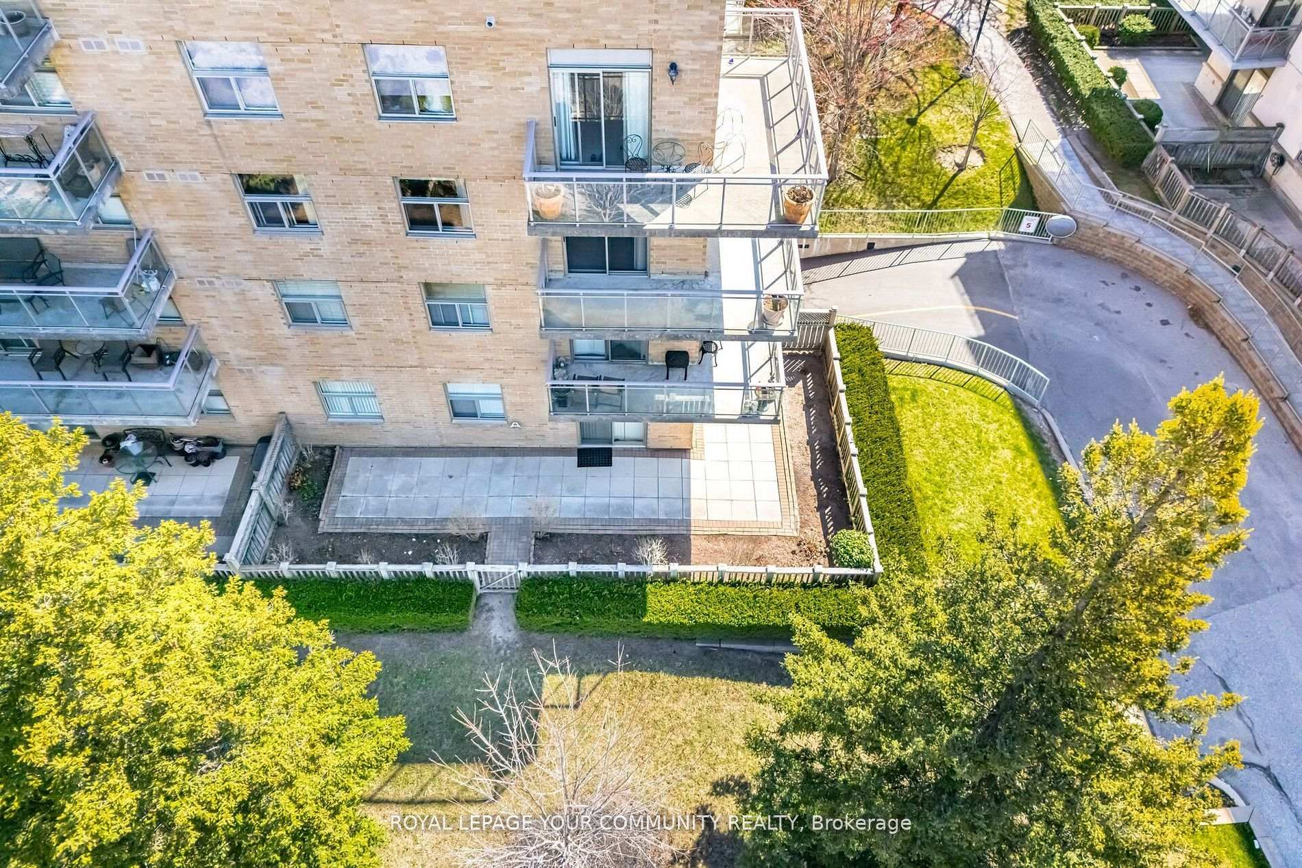 Photo 1 of Unit 112, 2502 Rutherford Road, Vaughan, Concord — HOMEH