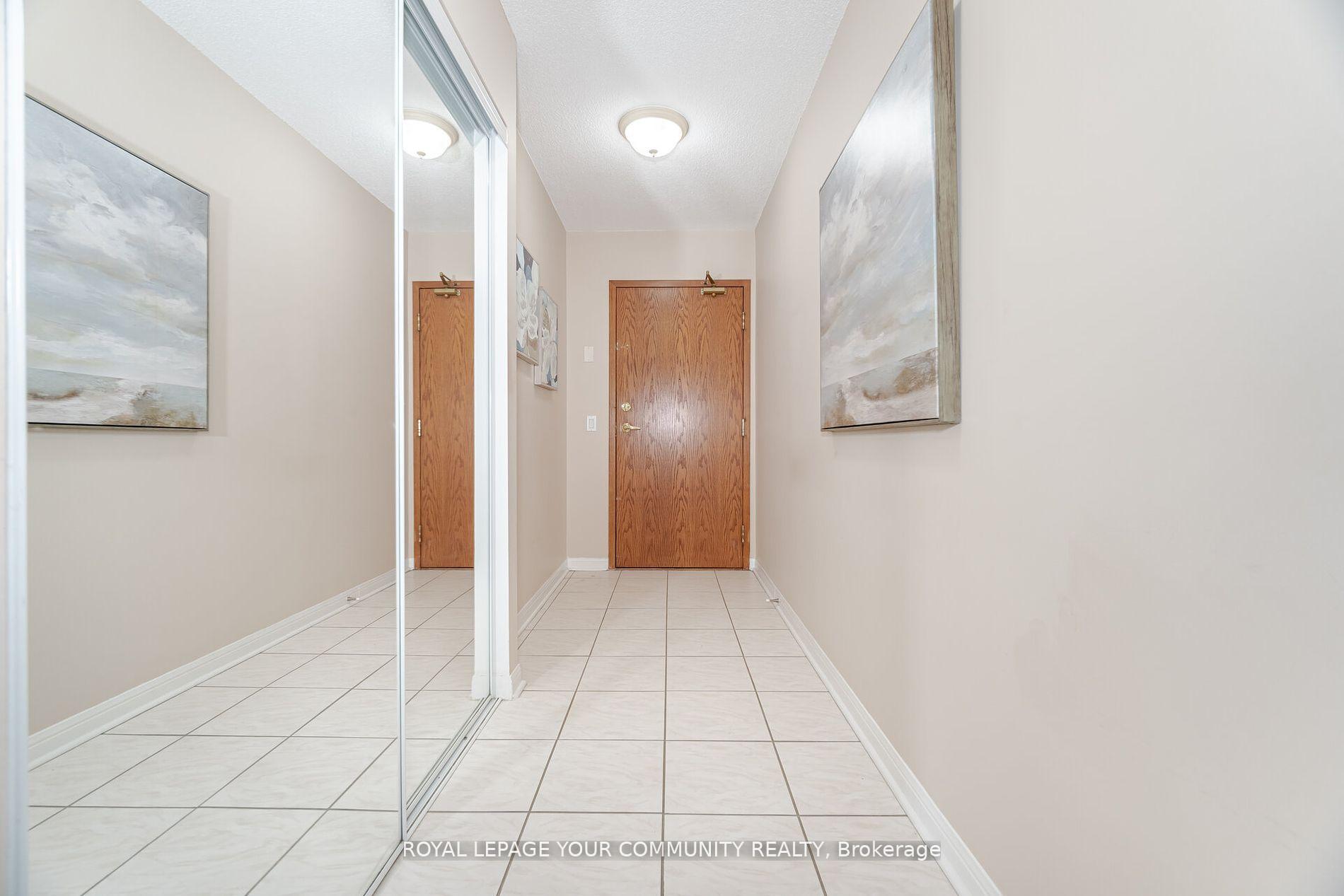 Photo 3 of Unit 112, 2502 Rutherford Road, Vaughan, Concord — HOMEH