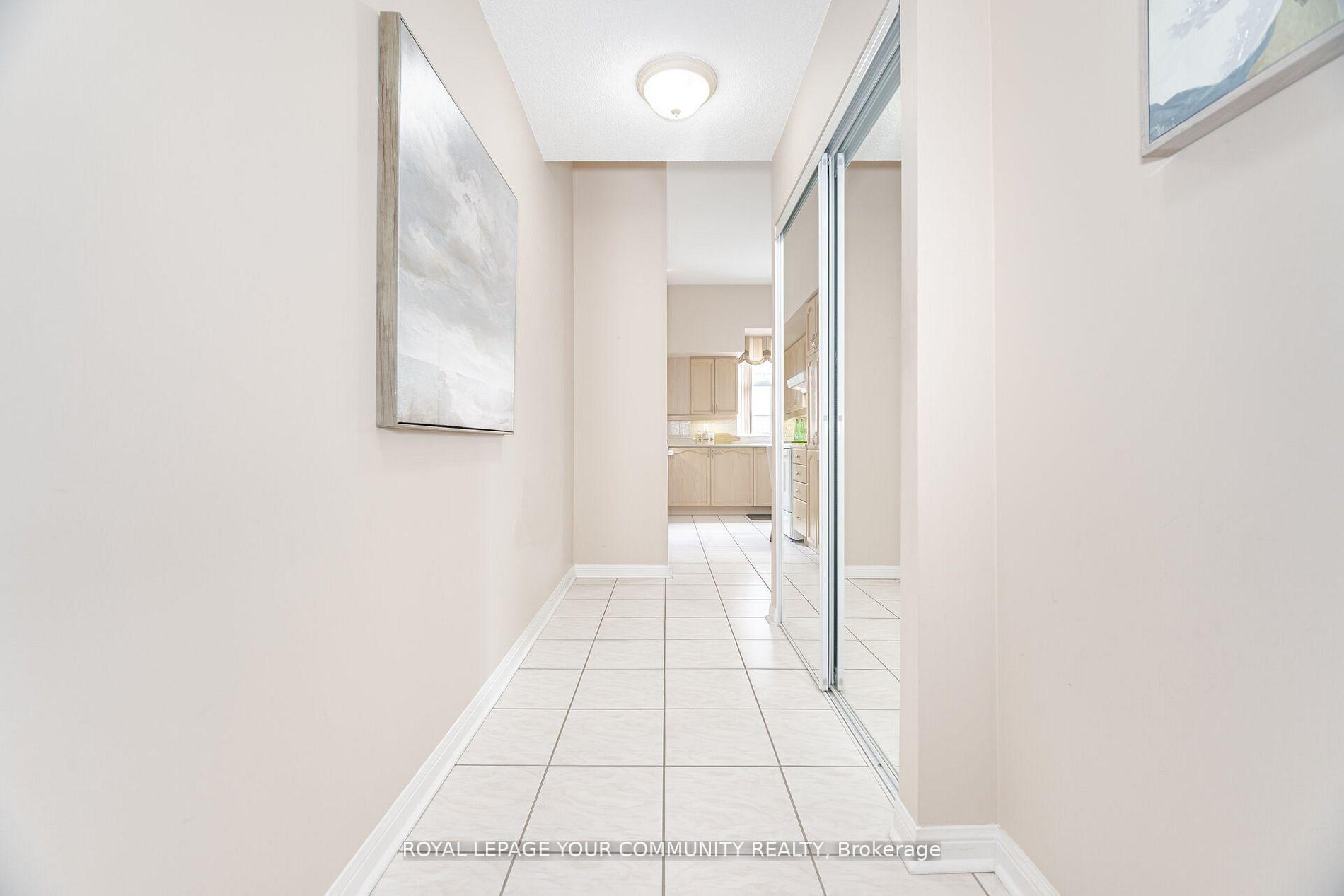 Photo 6 of Unit 112, 2502 Rutherford Road, Vaughan, Concord — HOMEH