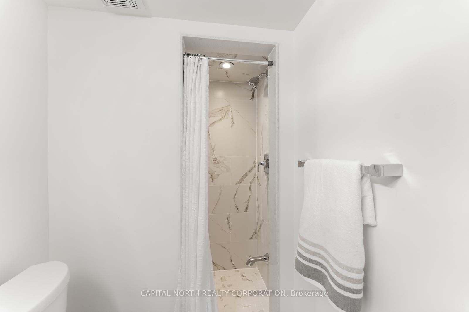 Photo 32 of 19 Sarno Street, Vaughan, Sonoma Heights — HOMEH