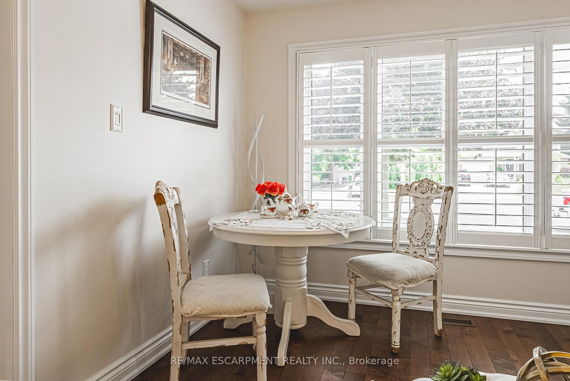 Photo 7 of 2 Antoinette Court, Hamilton, Crerar — HOMEH