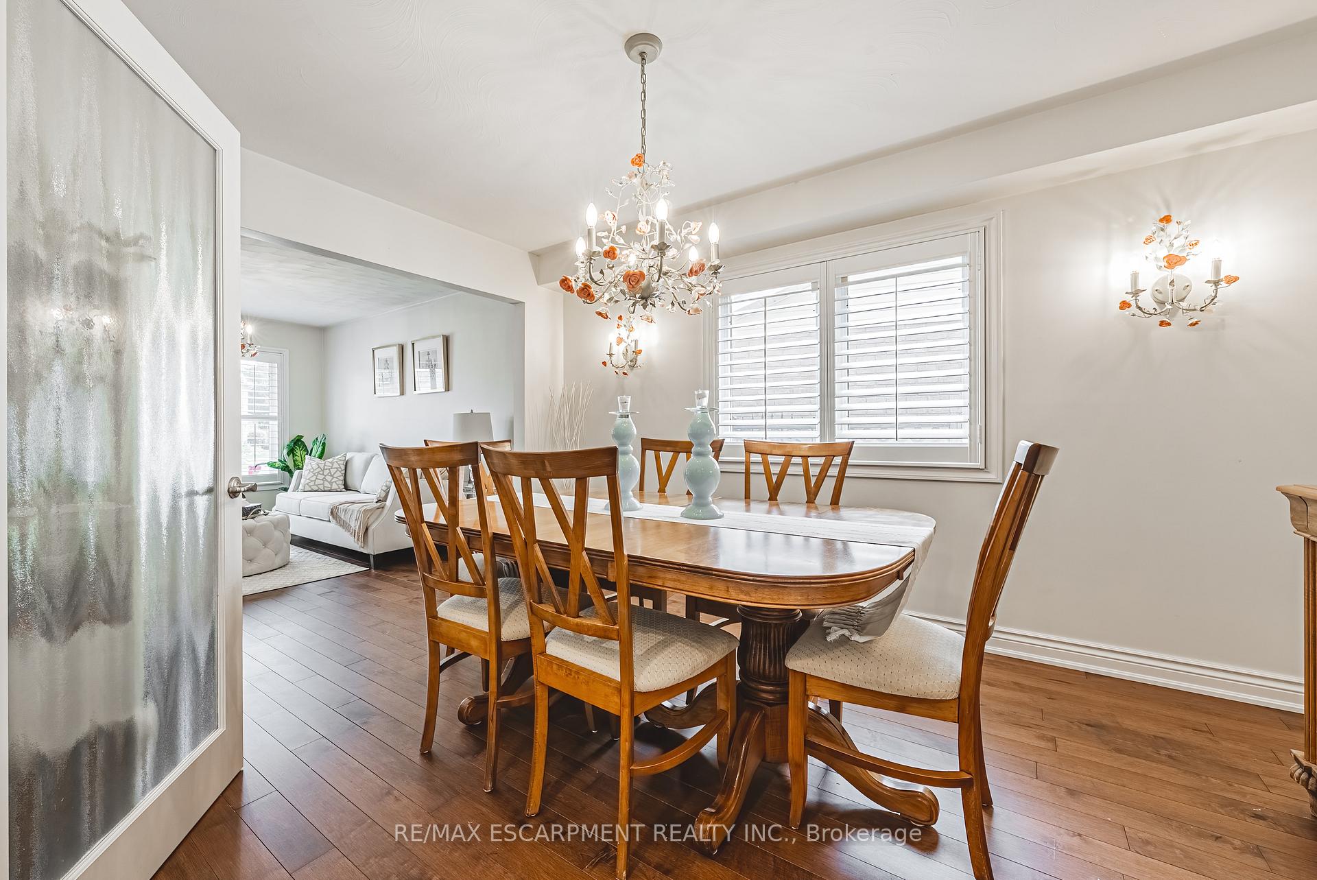 Photo 9 of 2 Antoinette Court, Hamilton, Crerar — HOMEH