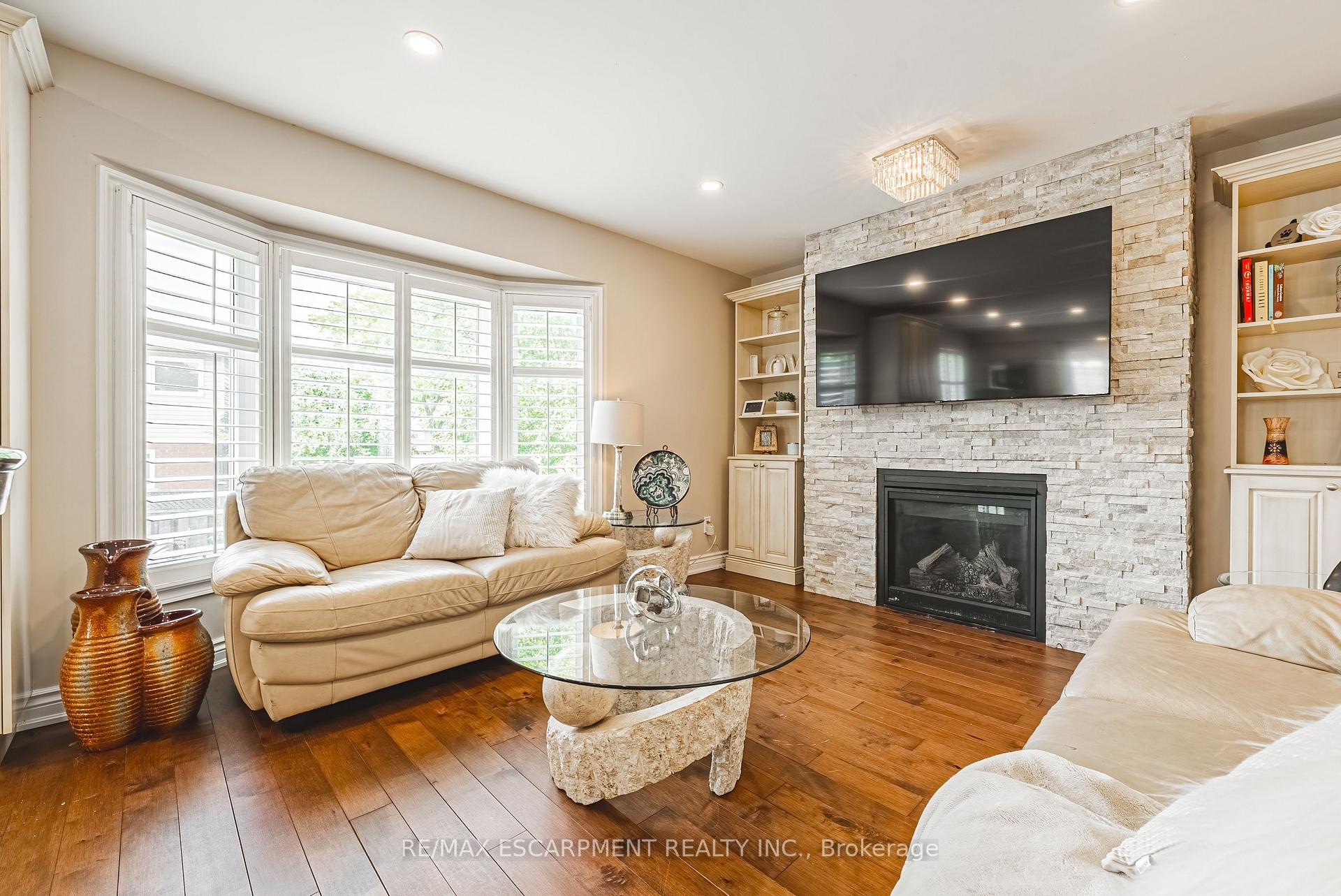 Photo 21 of 2 Antoinette Court, Hamilton, Crerar — HOMEH