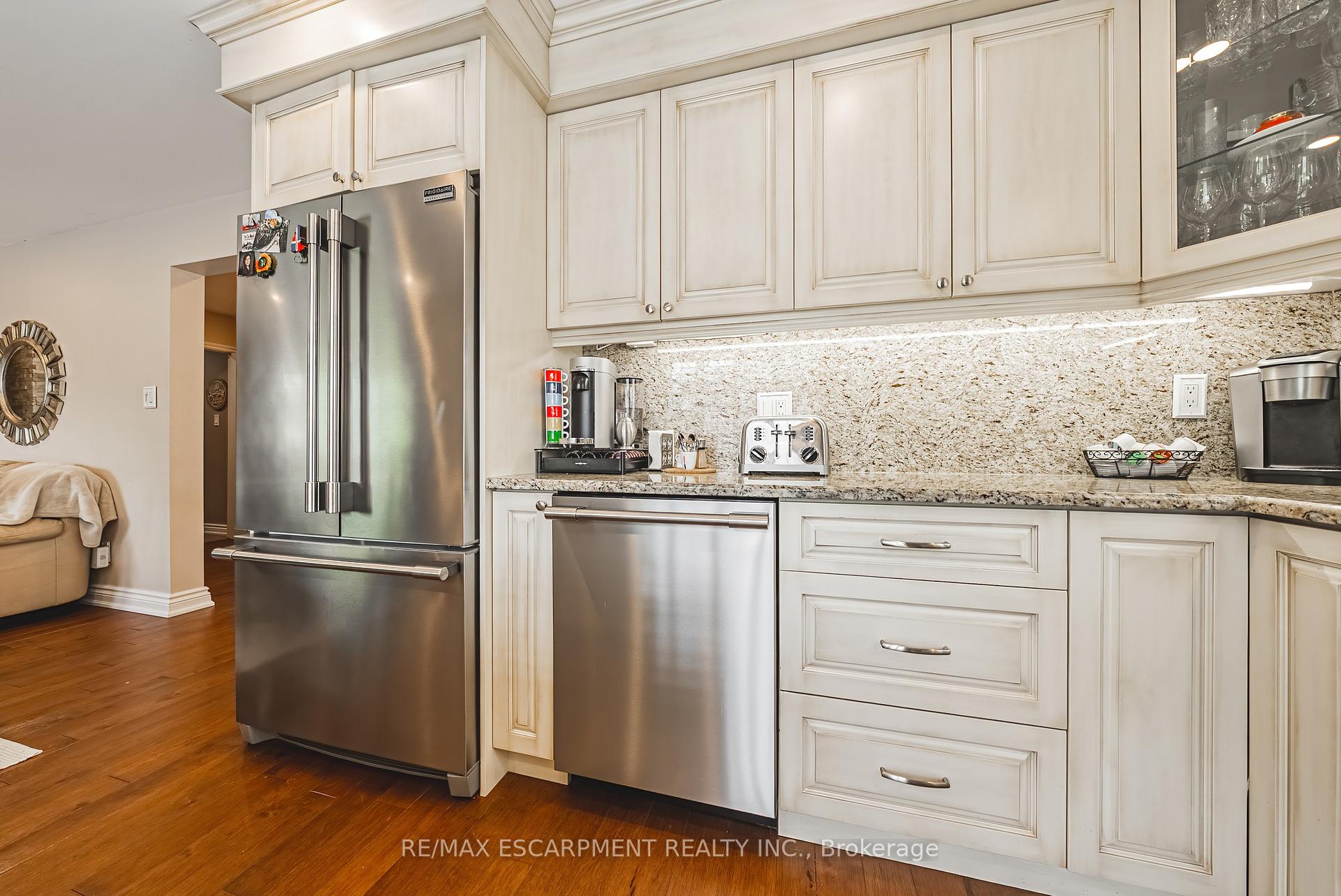 Photo 20 of 2 Antoinette Court, Hamilton, Crerar — HOMEH