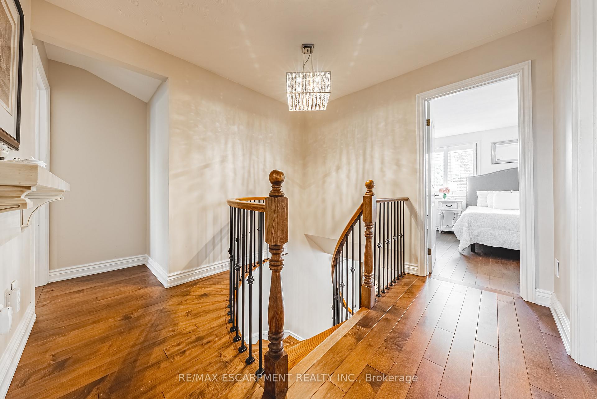 Photo 26 of 2 Antoinette Court, Hamilton, Crerar — HOMEH