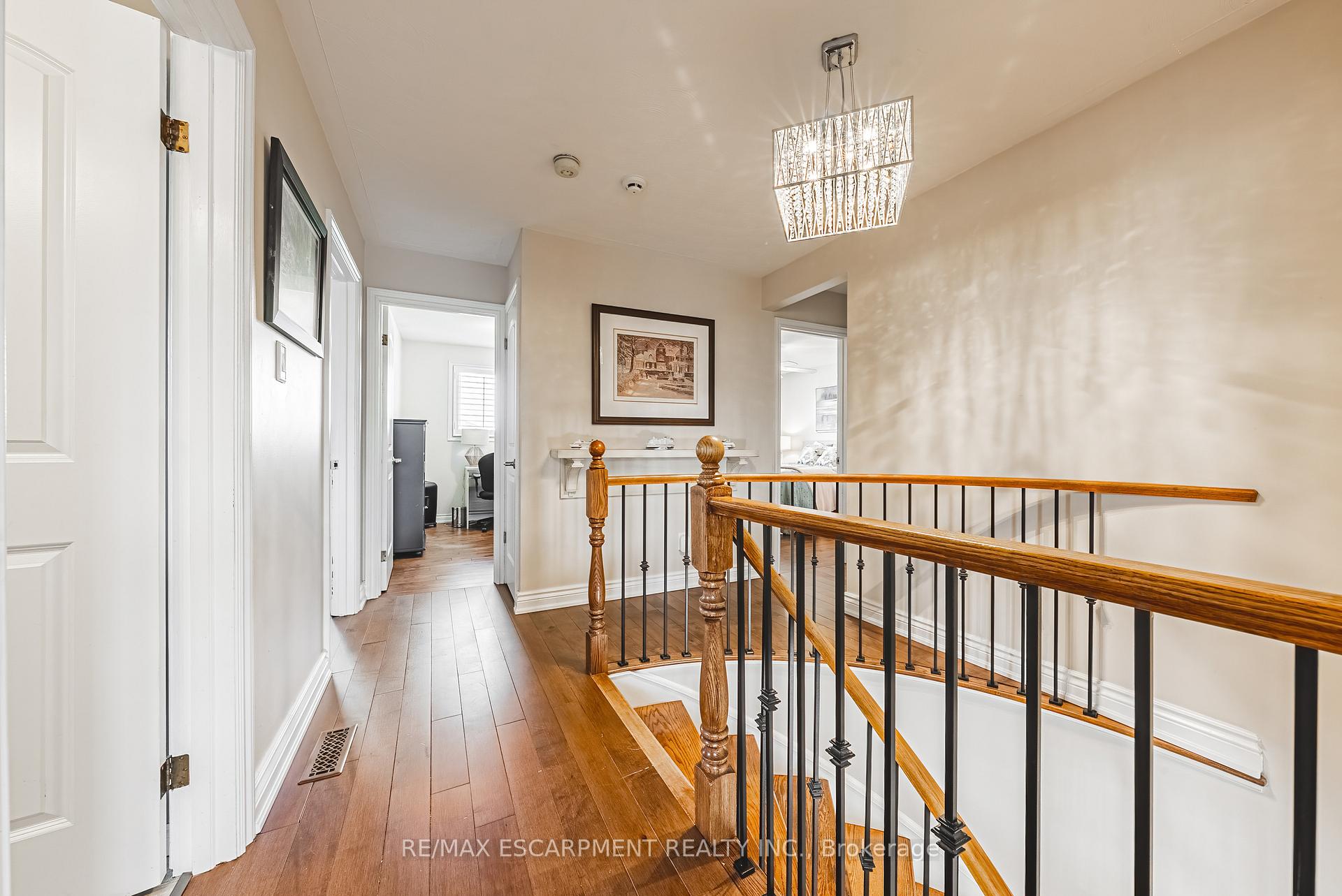 Photo 25 of 2 Antoinette Court, Hamilton, Crerar — HOMEH