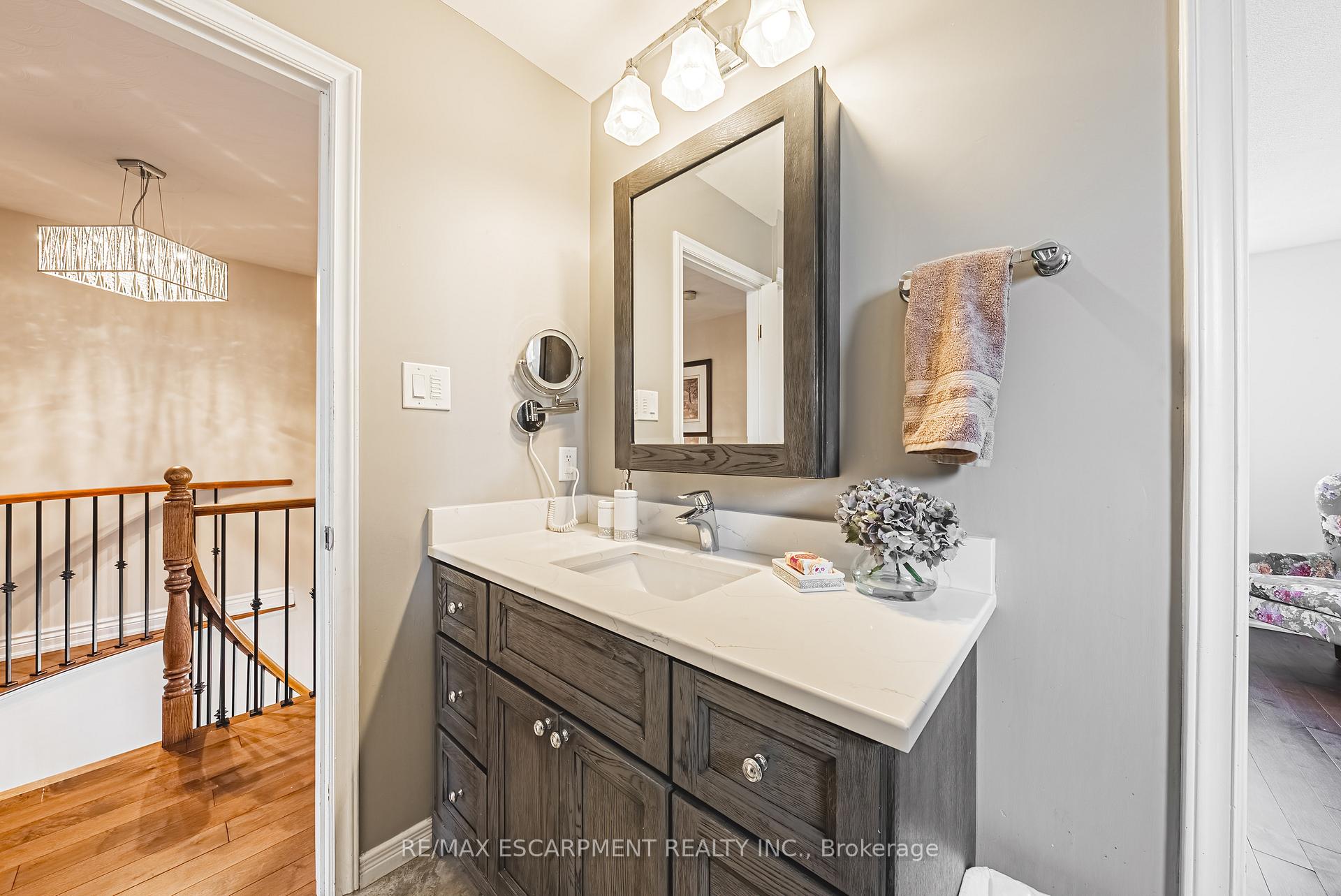 Photo 23 of 2 Antoinette Court, Hamilton, Crerar — HOMEH