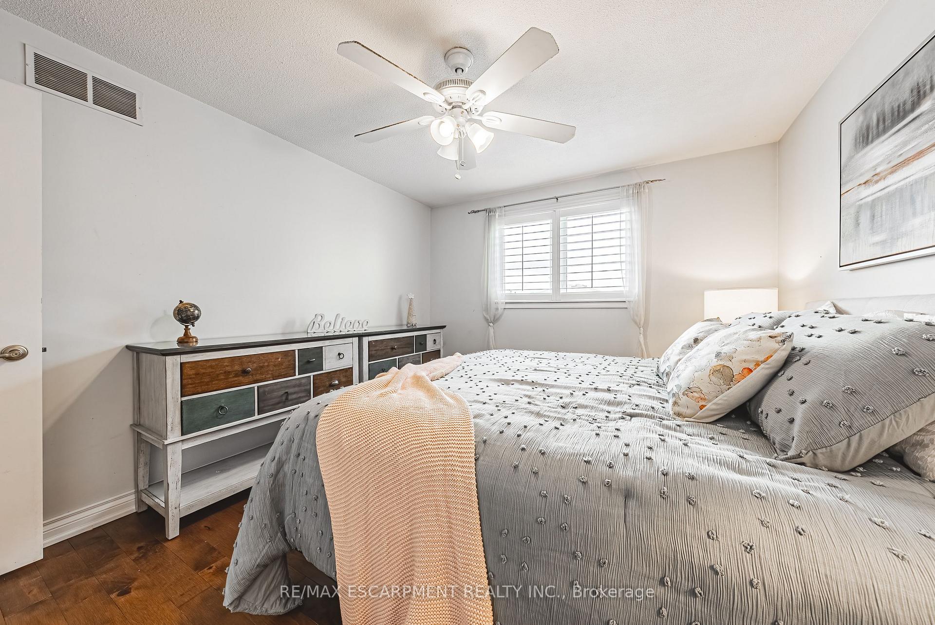 Photo 41 of 2 Antoinette Court, Hamilton, Crerar — HOMEH