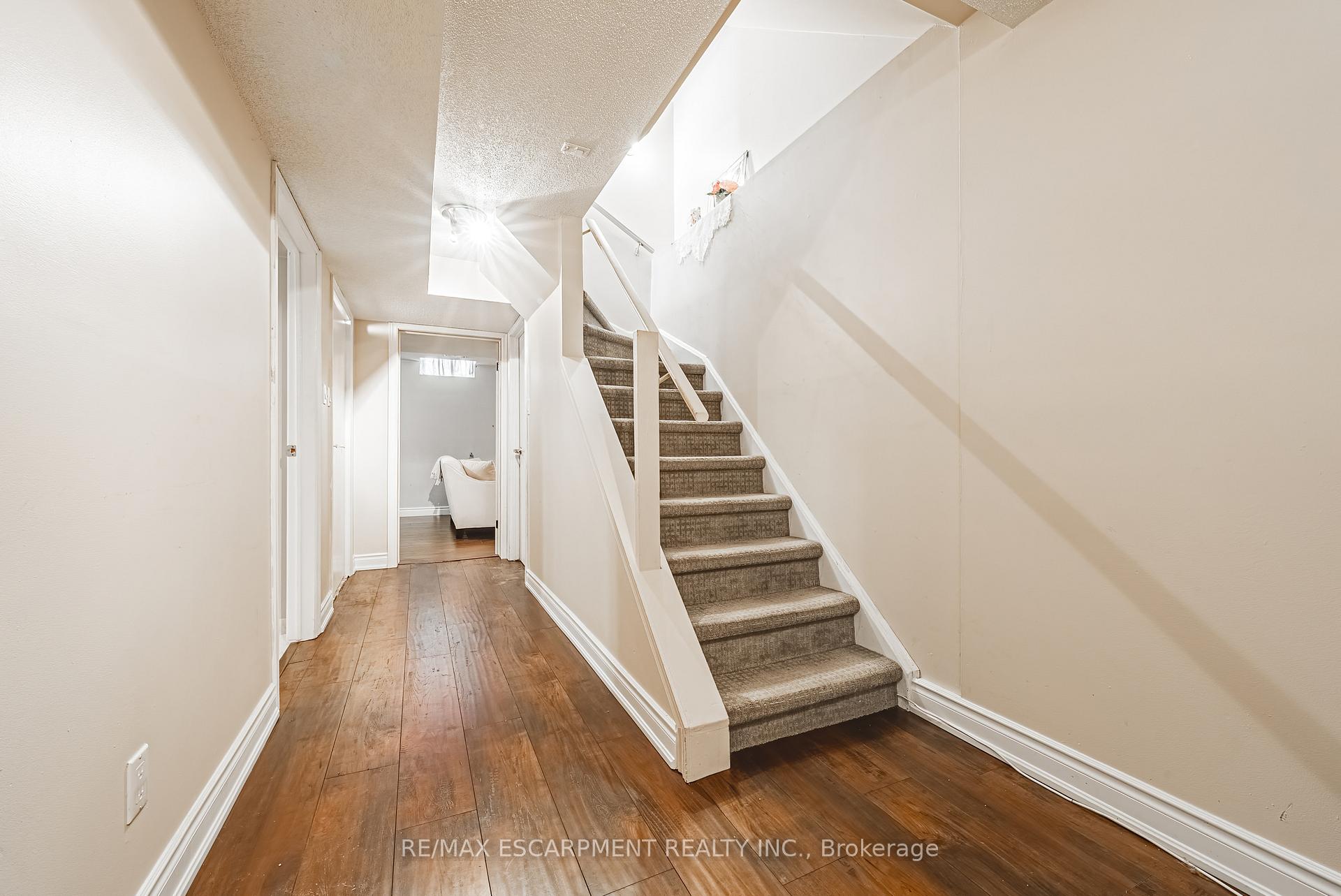 Photo 30 of 2 Antoinette Court, Hamilton, Crerar — HOMEH