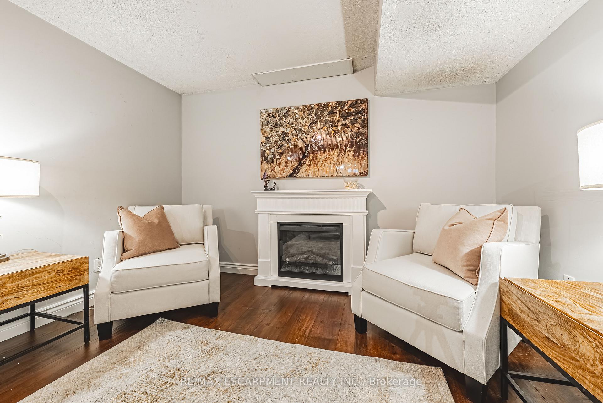 Photo 33 of 2 Antoinette Court, Hamilton, Crerar — HOMEH