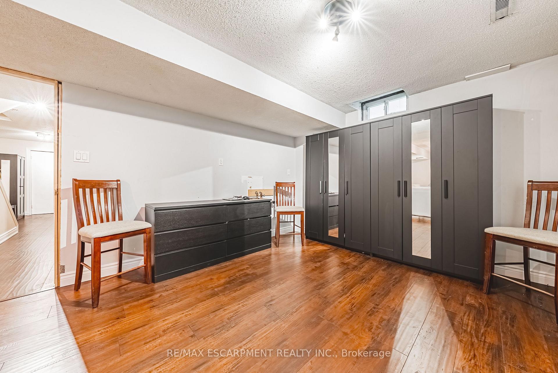 Photo 49 of 2 Antoinette Court, Hamilton, Crerar — HOMEH