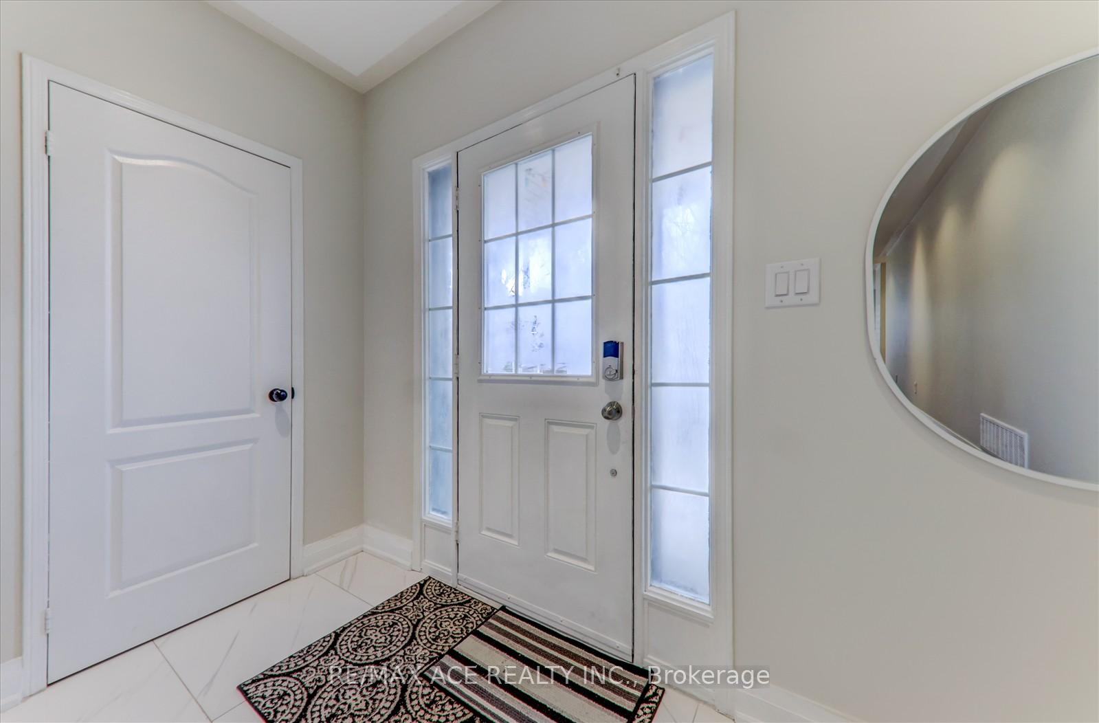 Photo 4 of 11 Middlecote Drive, Ajax, Northeast Ajax — HOMEH