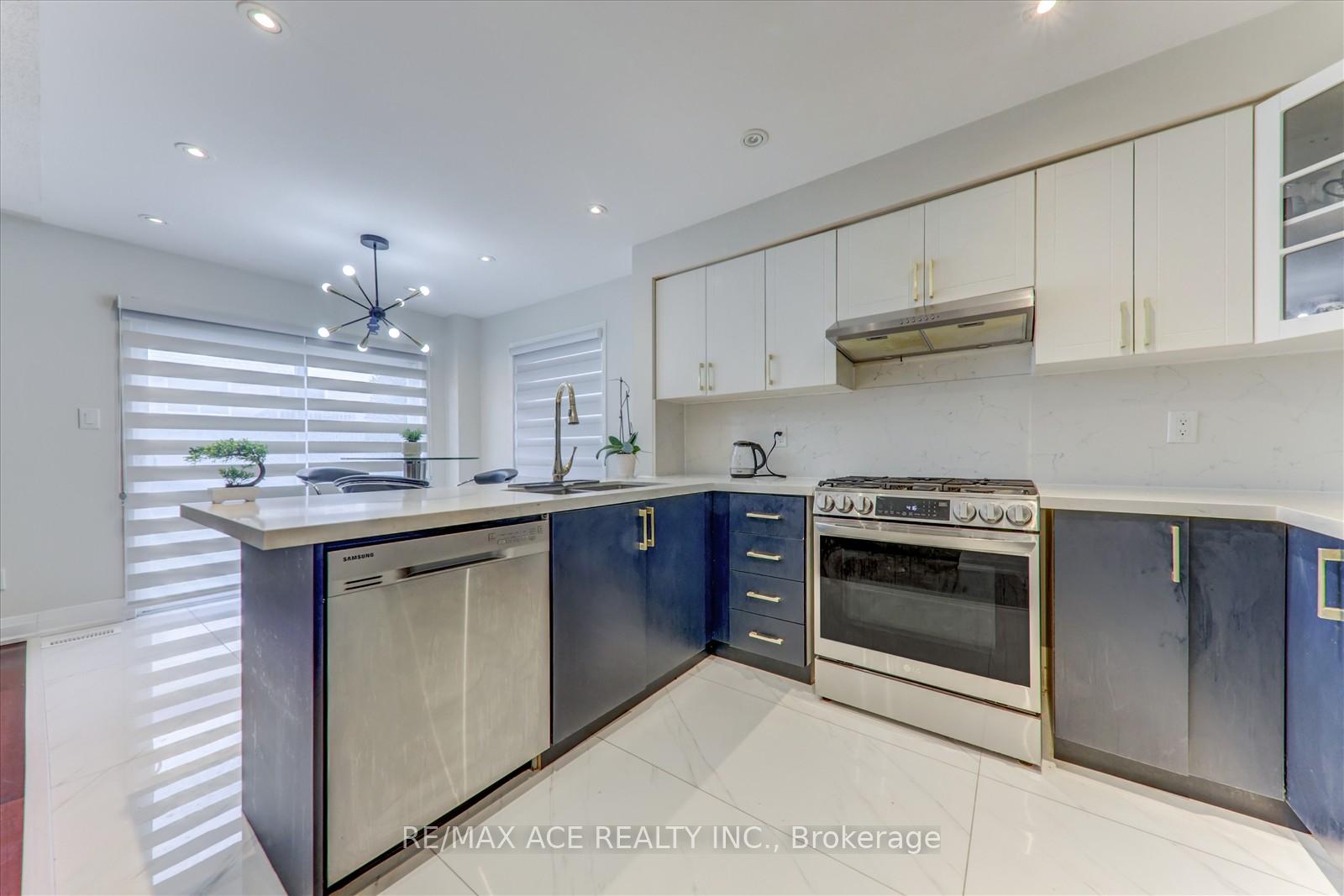 Photo 6 of 11 Middlecote Drive, Ajax, Northeast Ajax — HOMEH
