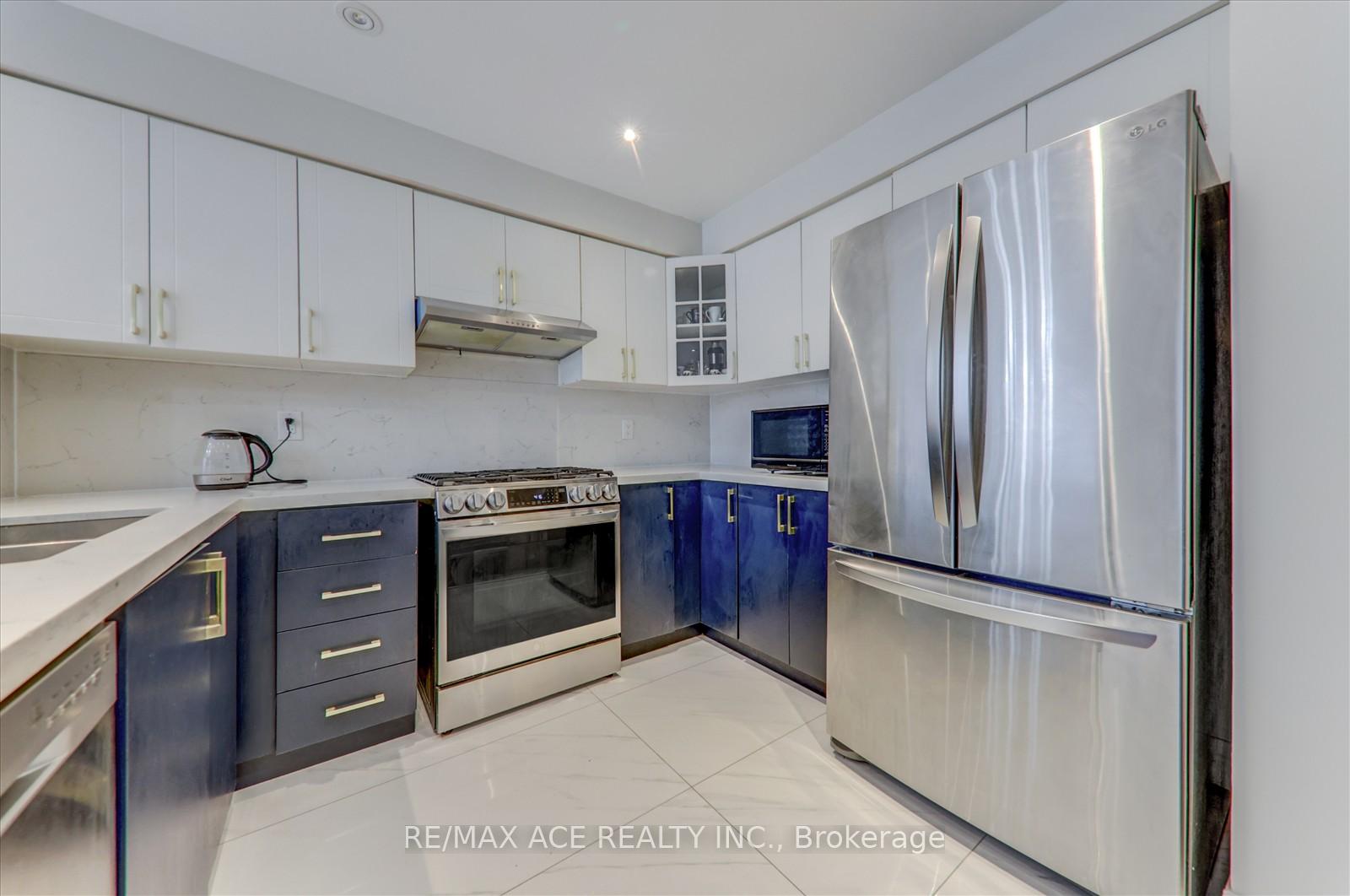 Photo 5 of 11 Middlecote Drive, Ajax, Northeast Ajax — HOMEH