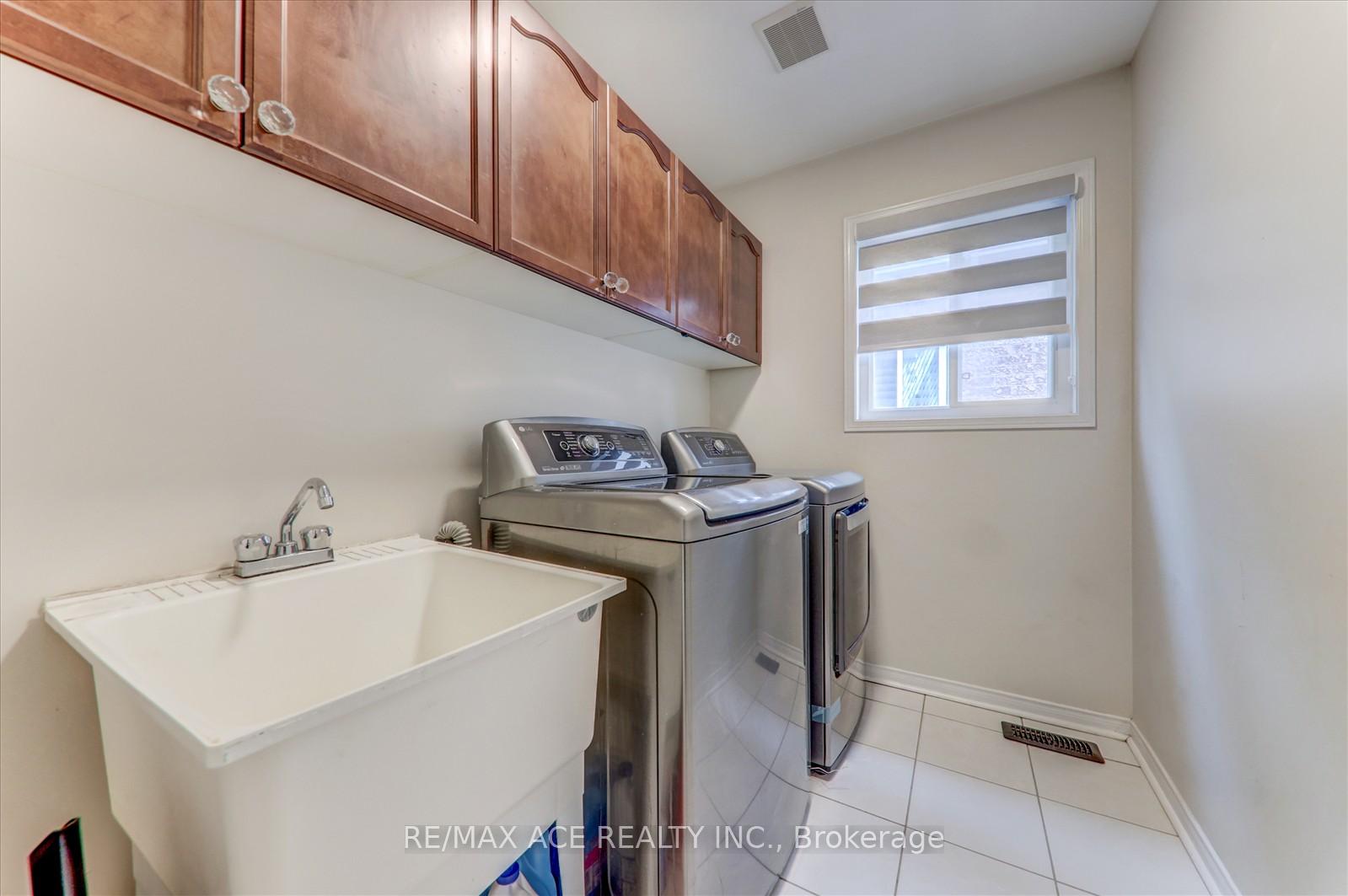 Photo 29 of 11 Middlecote Drive, Ajax, Northeast Ajax — HOMEH