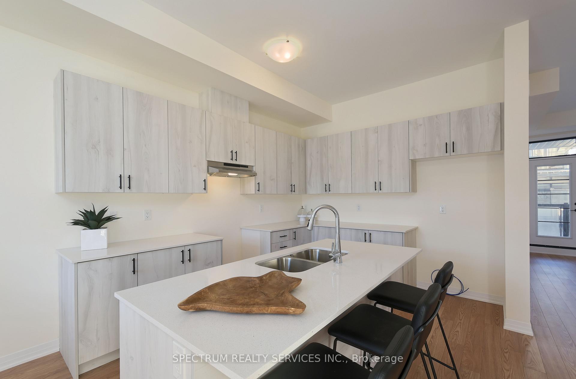 Photo 7 of 155 De La Roche Drive, Vaughan, Vellore Village — HOMEH