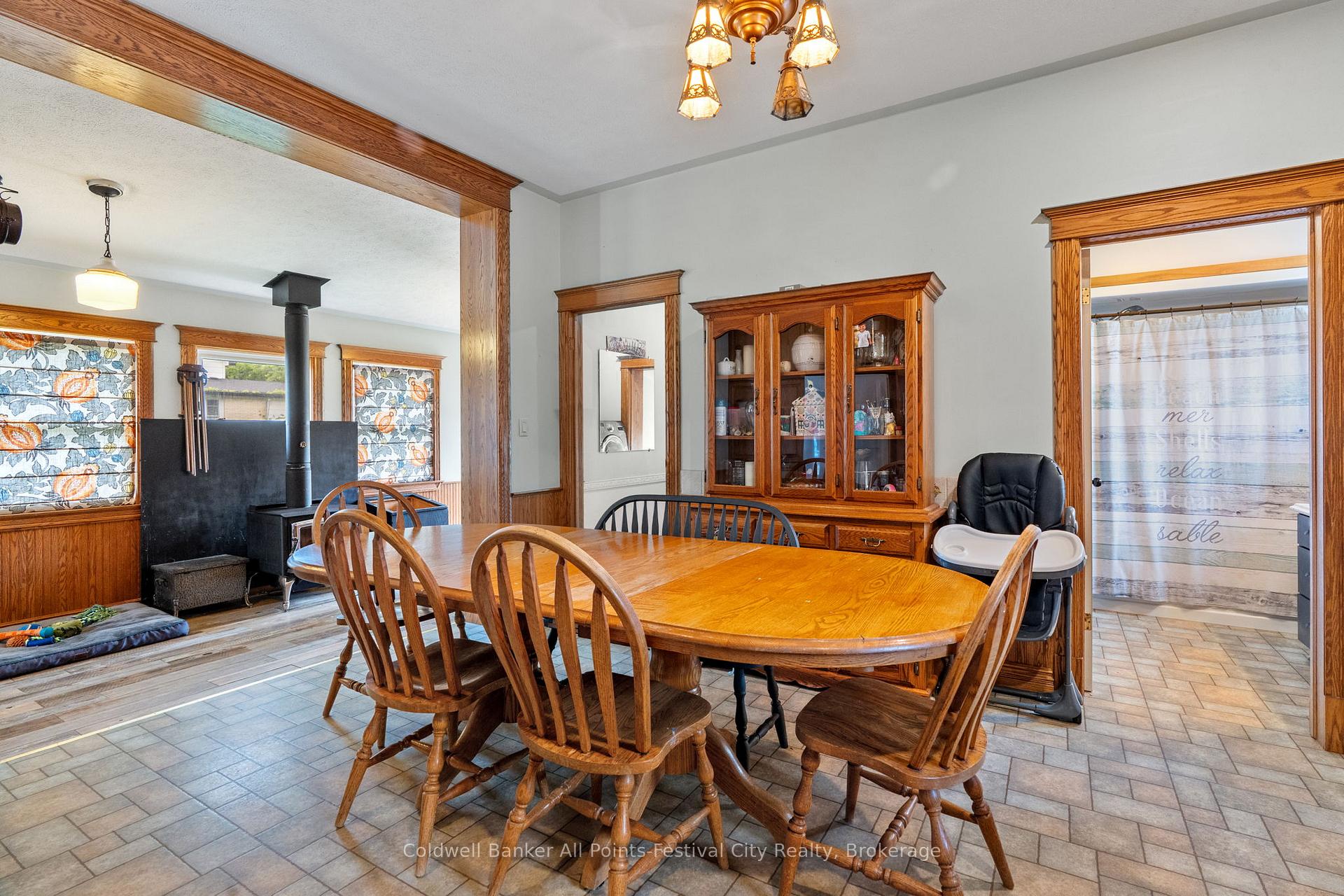 Photo 4 of 514 Alice Street, North Huron, Wingham — HOMEH