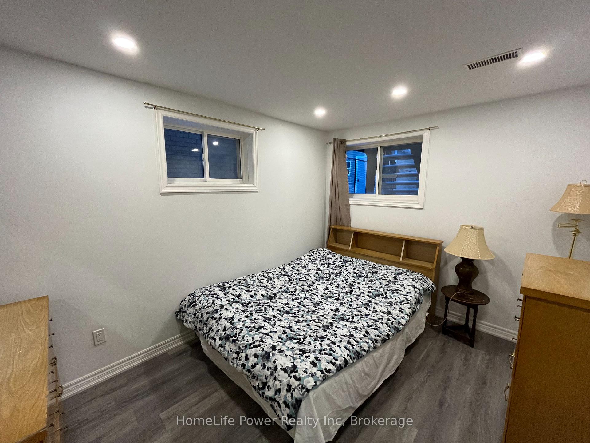 Photo 4 of 15 Porter Drive, Guelph, Pineridge/Westminster Woods — HOMEH