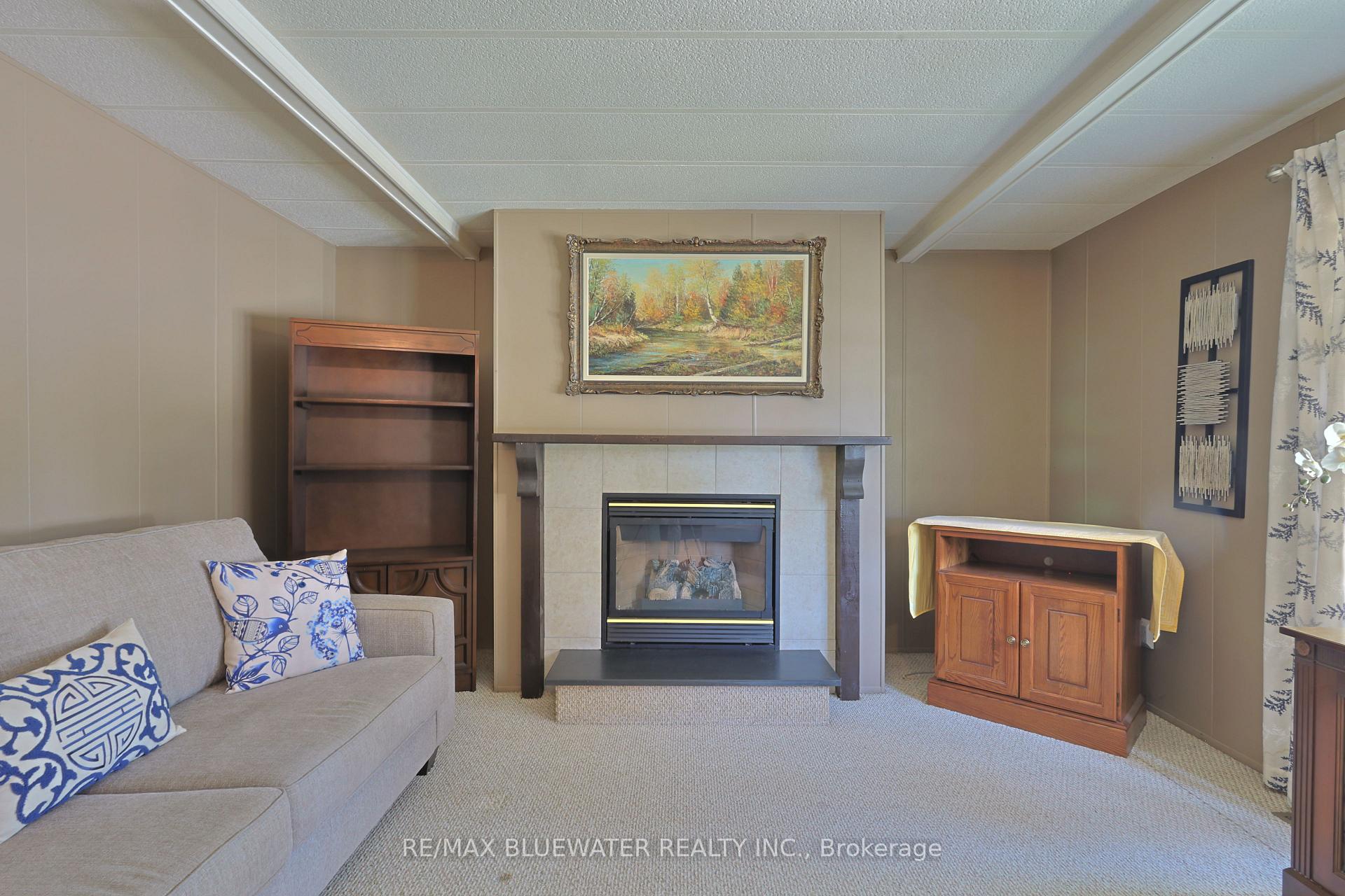 Photo 8 of 182 Pebble Beach Parkway, South Huron, Stephen — HOMEH