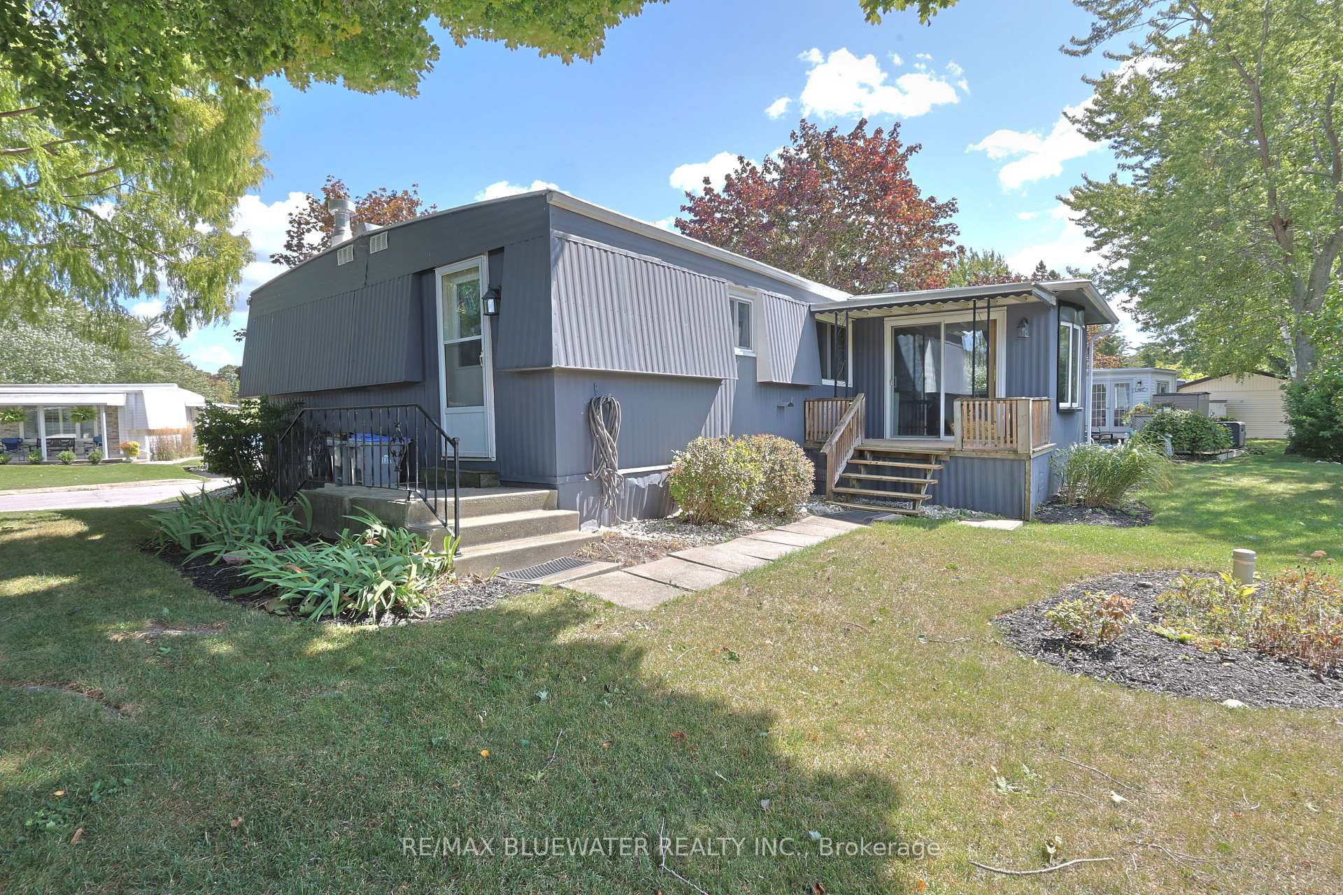 Photo 4 of 182 Pebble Beach Parkway, South Huron, Stephen — HOMEH