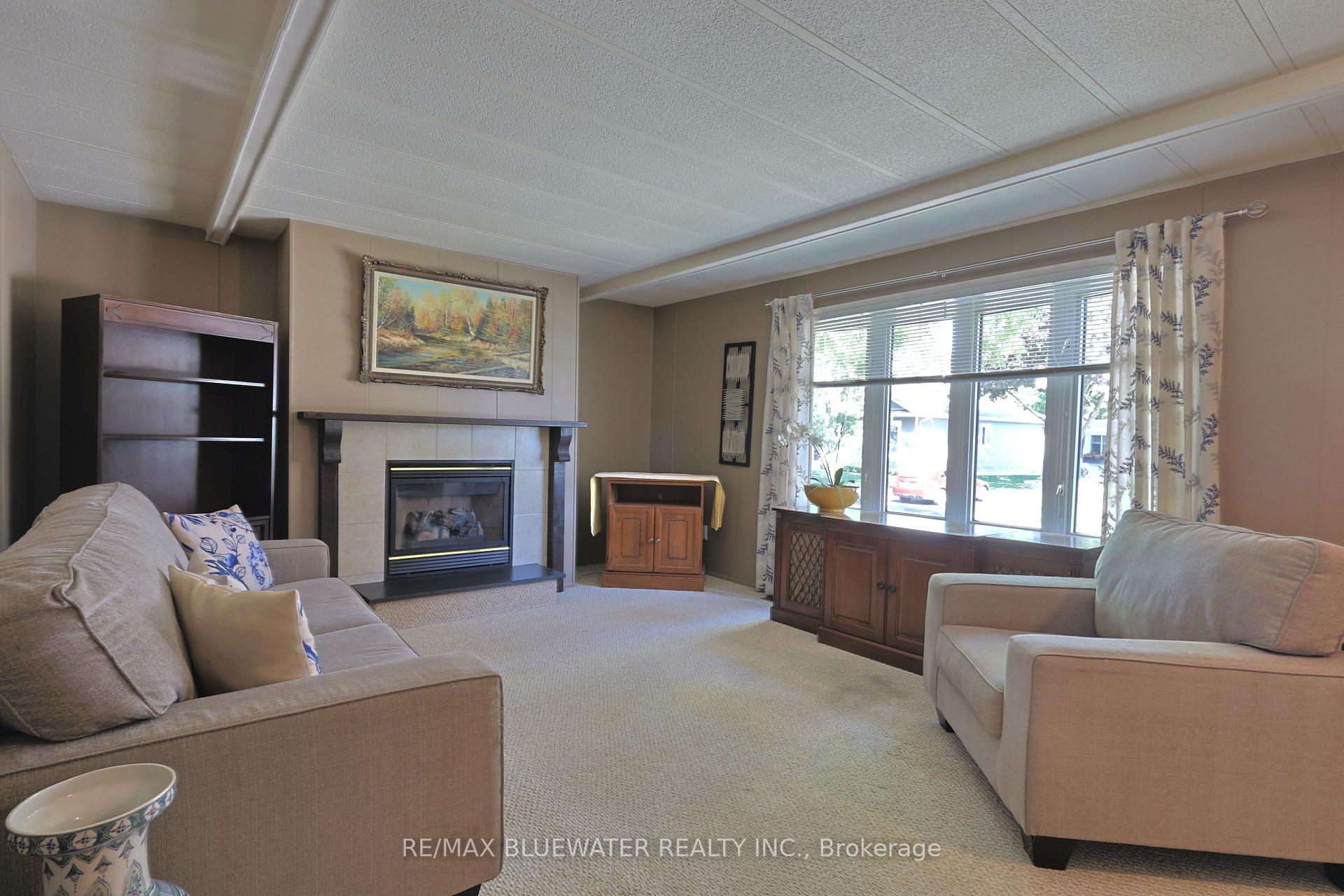 Photo 17 of 182 Pebble Beach Parkway, South Huron, Stephen — HOMEH