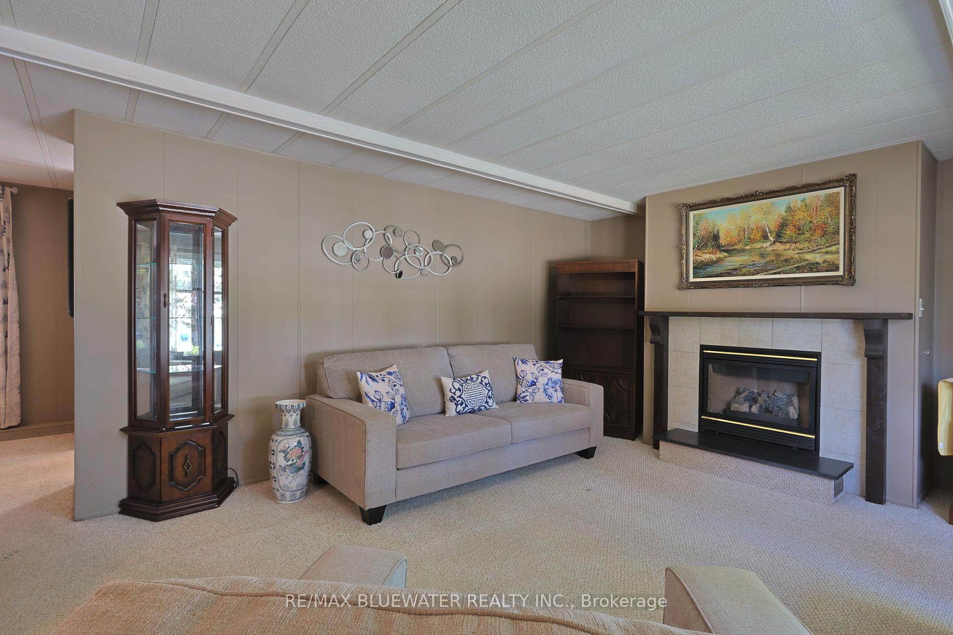 Photo 11 of 182 Pebble Beach Parkway, South Huron, Stephen — HOMEH