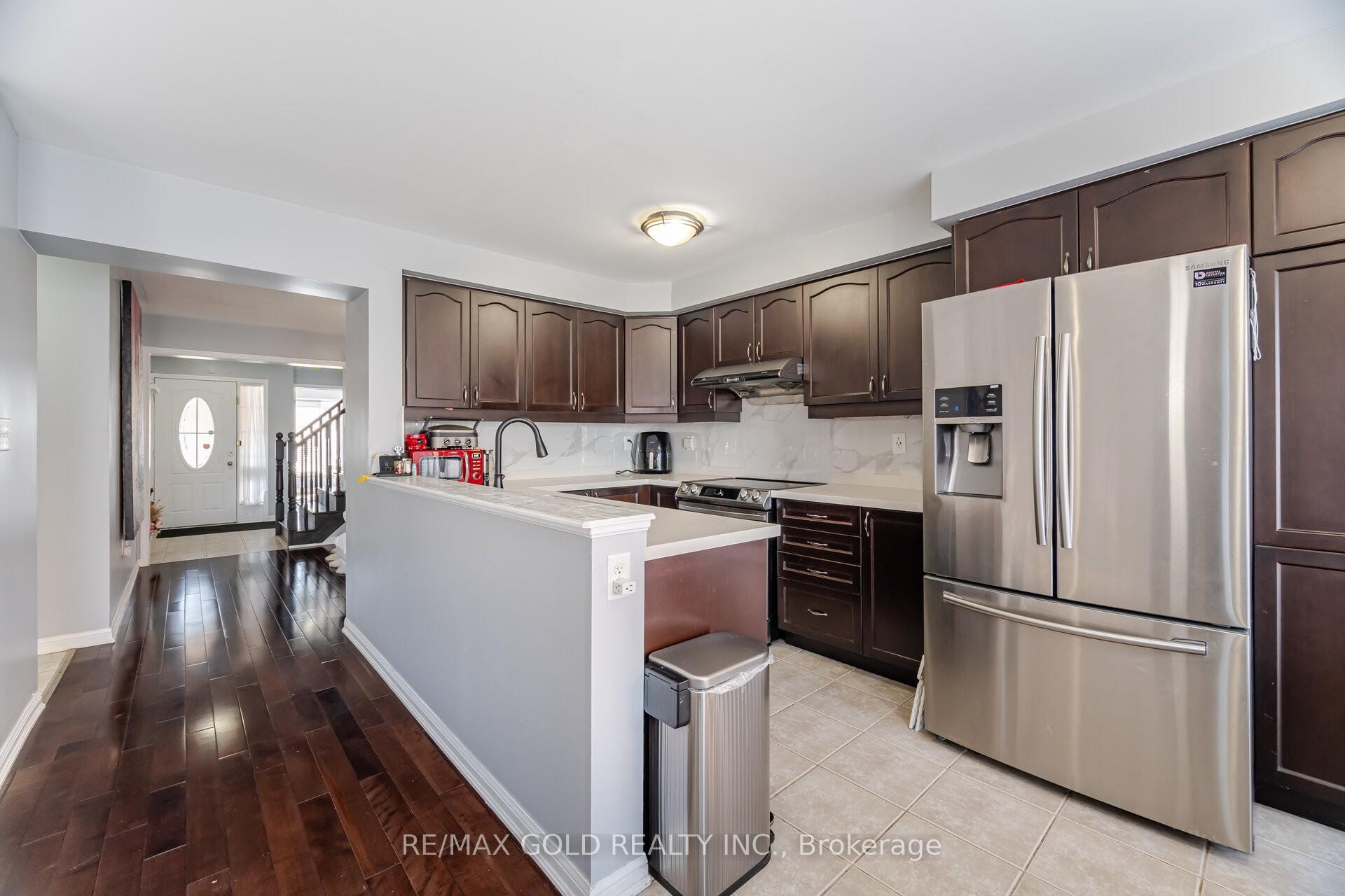 Photo 12 of 8 Caliper Drive, Brampton, Bram East — HOMEH