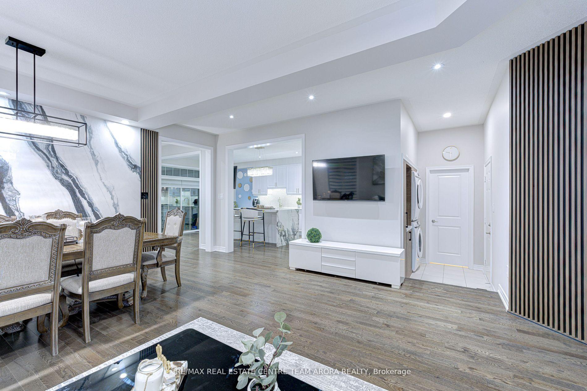 Photo 6 of 14 Fruitvale Circle, Brampton, Northwest Brampton — HOMEH