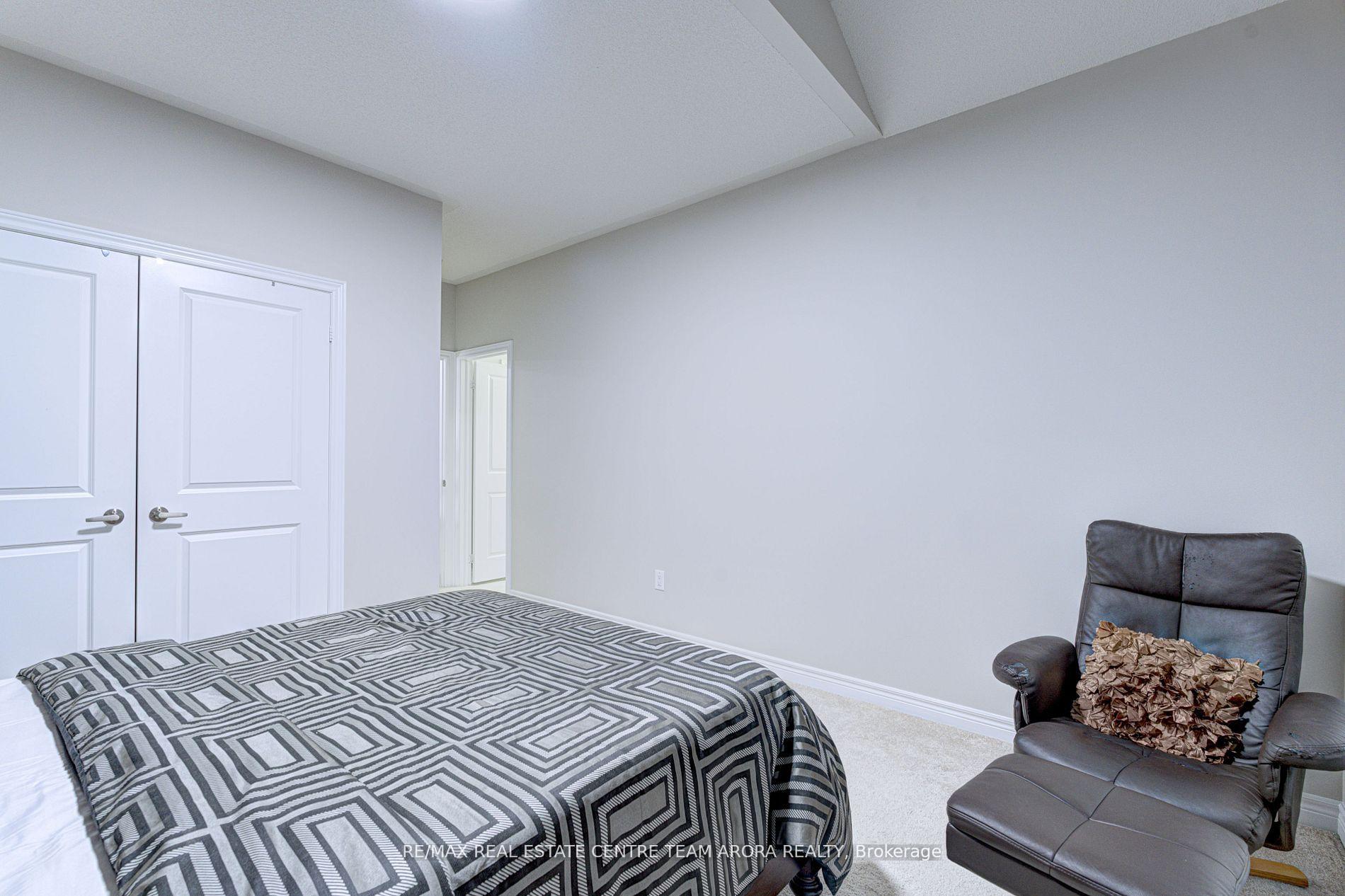 Photo 26 of 14 Fruitvale Circle, Brampton, Northwest Brampton — HOMEH