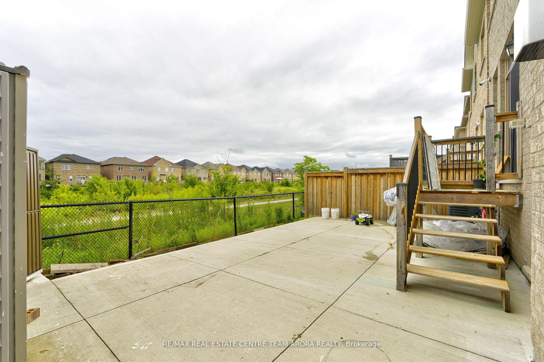 Photo 39 of 14 Fruitvale Circle, Brampton, Northwest Brampton — HOMEH